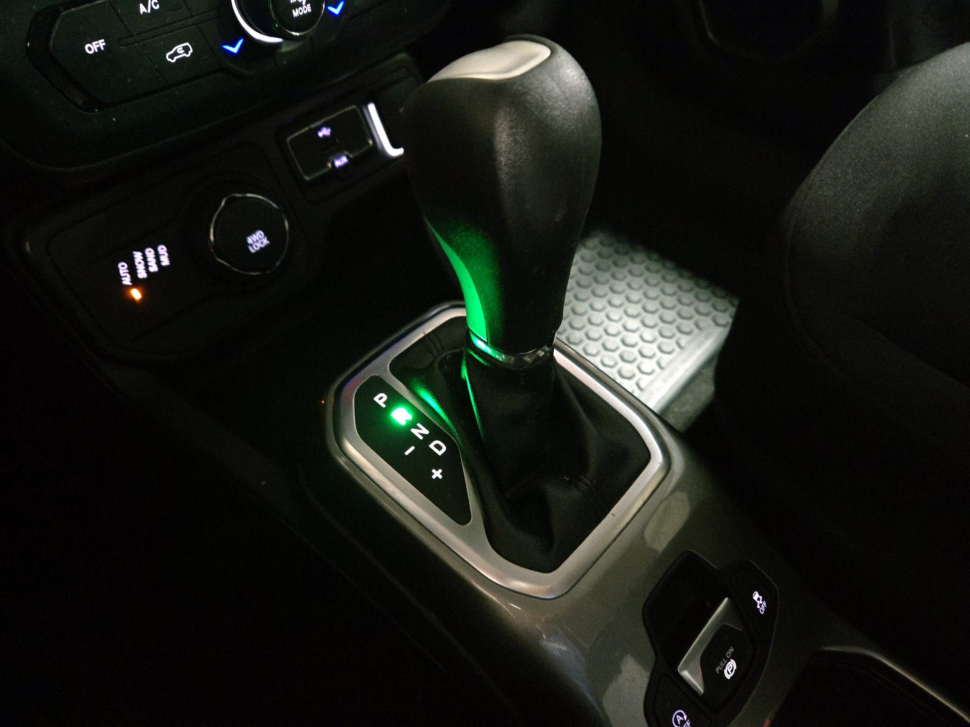 Thumbnail: 2022 Jeep Renegade - 17