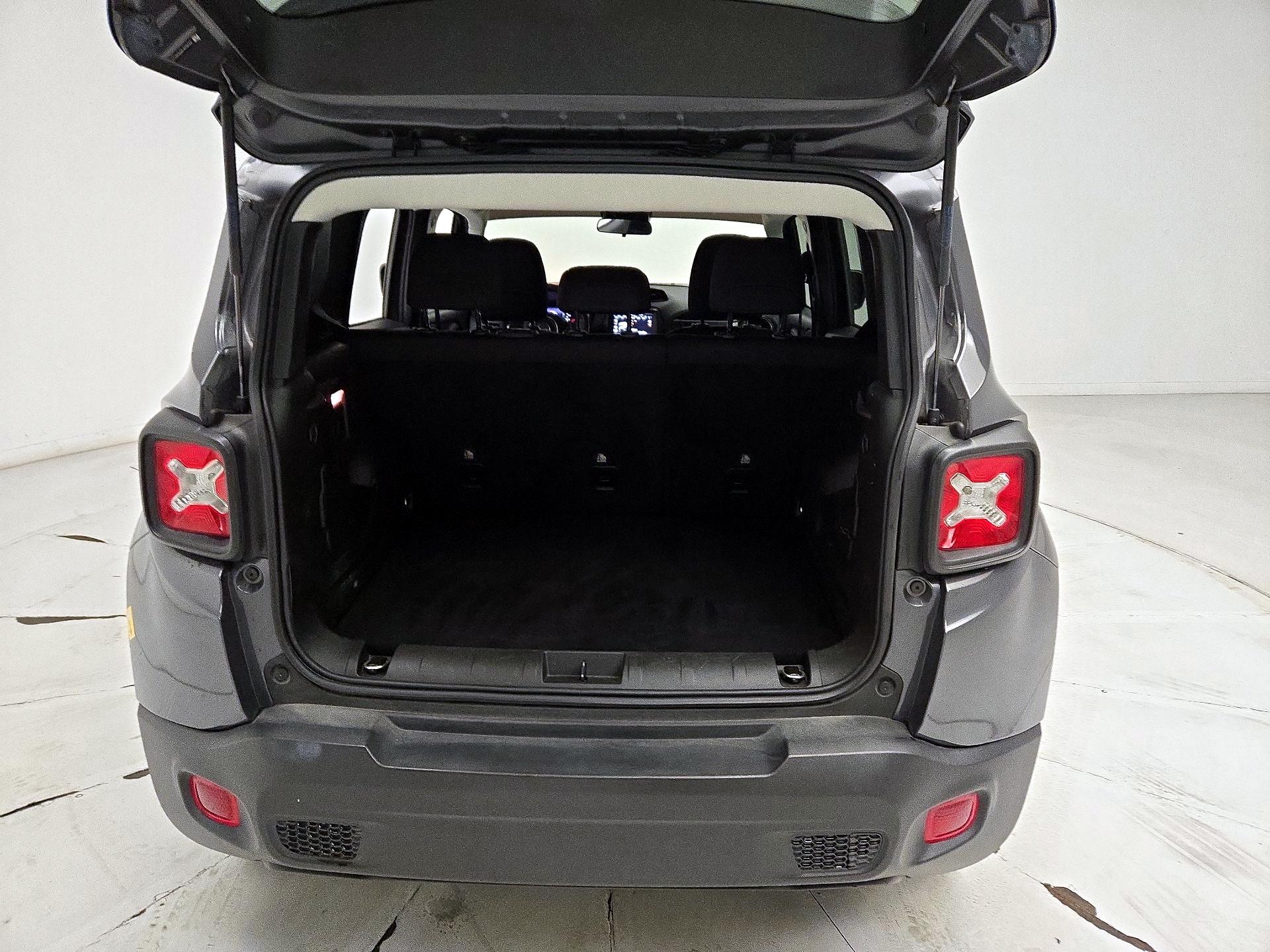 Thumbnail: 2022 Jeep Renegade - 19