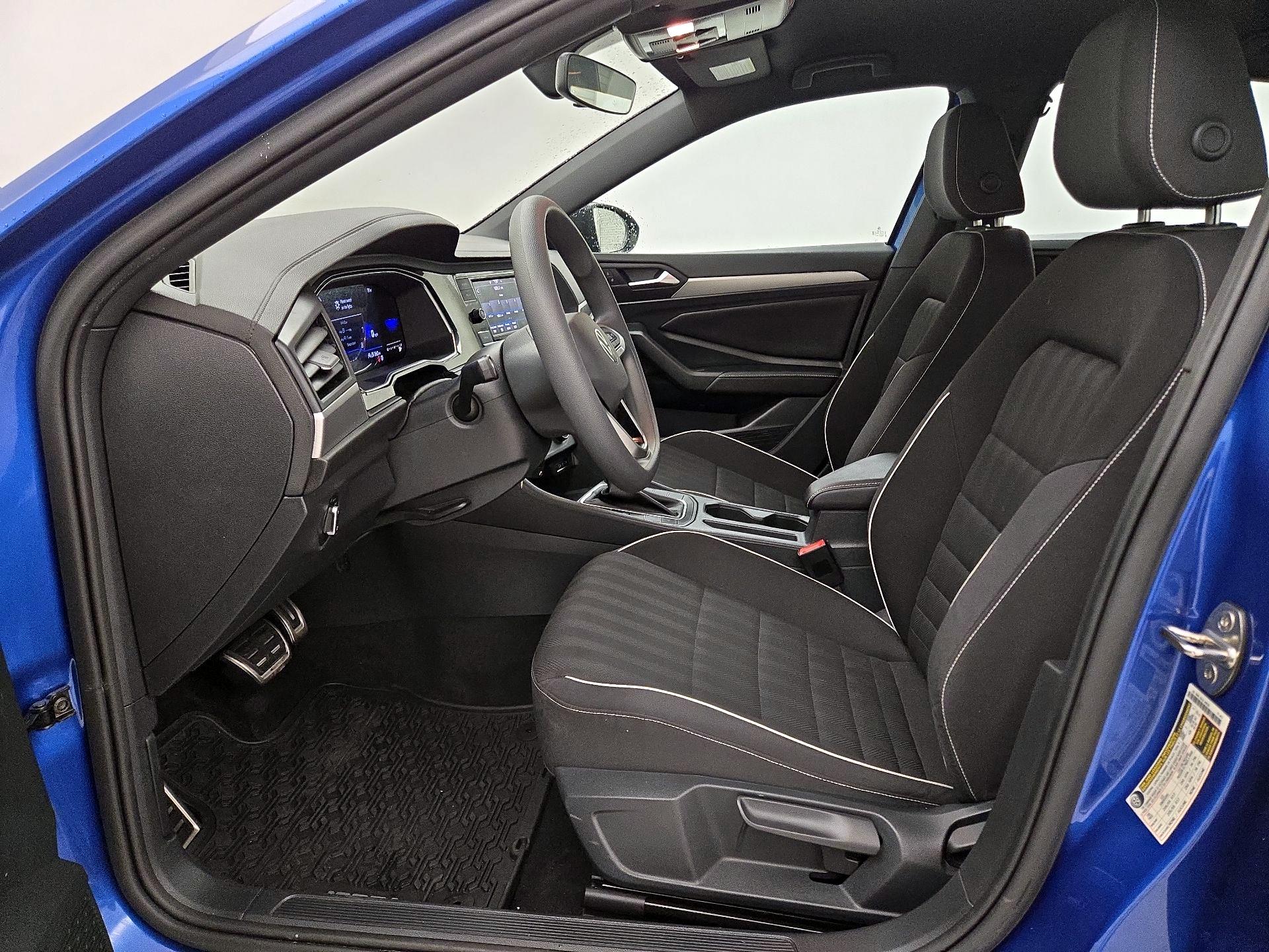 Thumbnail: 2023 Volkswagen Jetta - 11