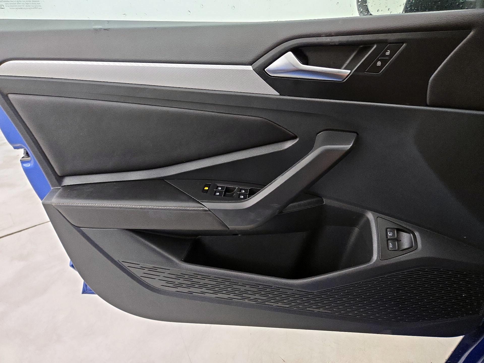 Thumbnail: 2023 Volkswagen Jetta - 12