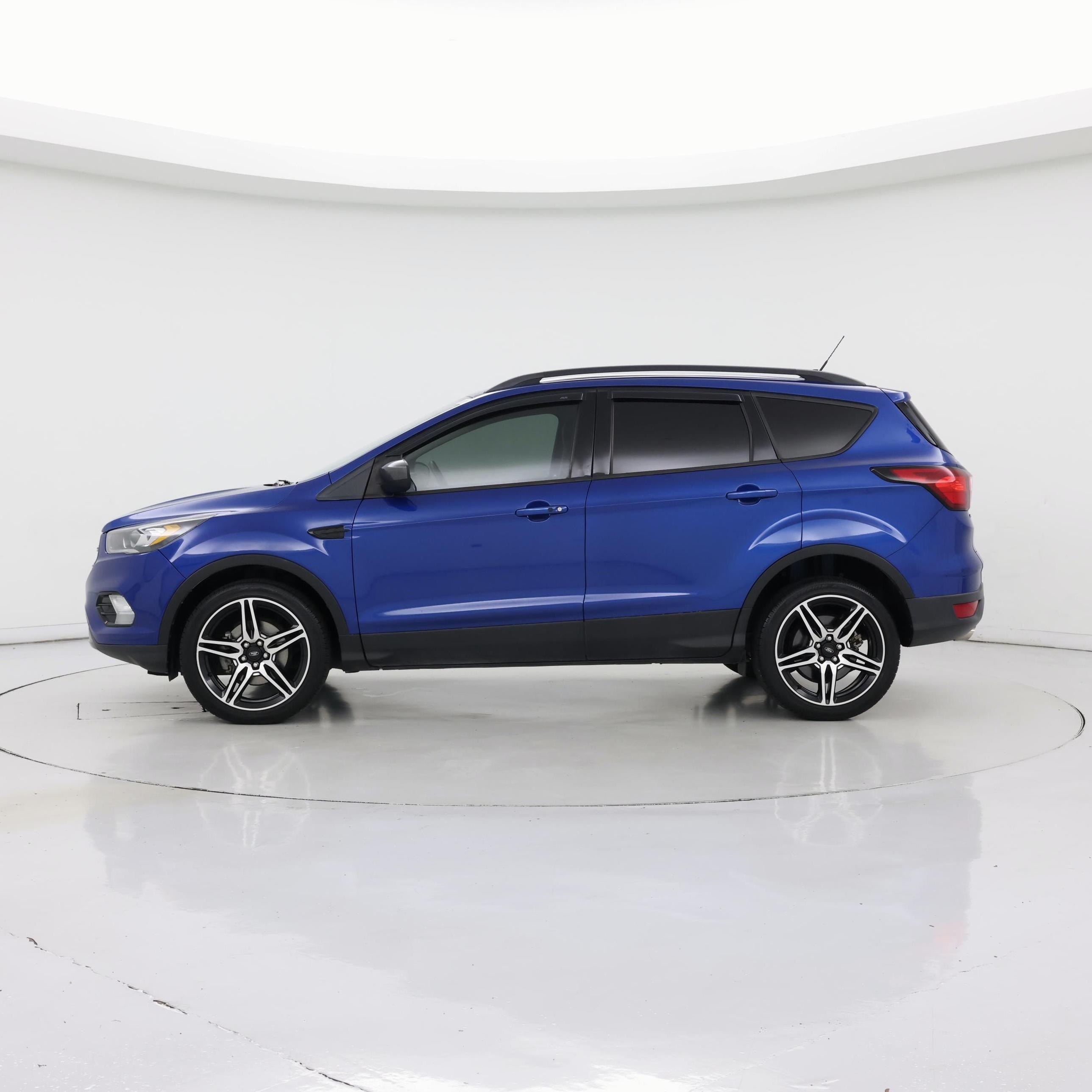 Thumbnail: 2019 Ford Escape - 3