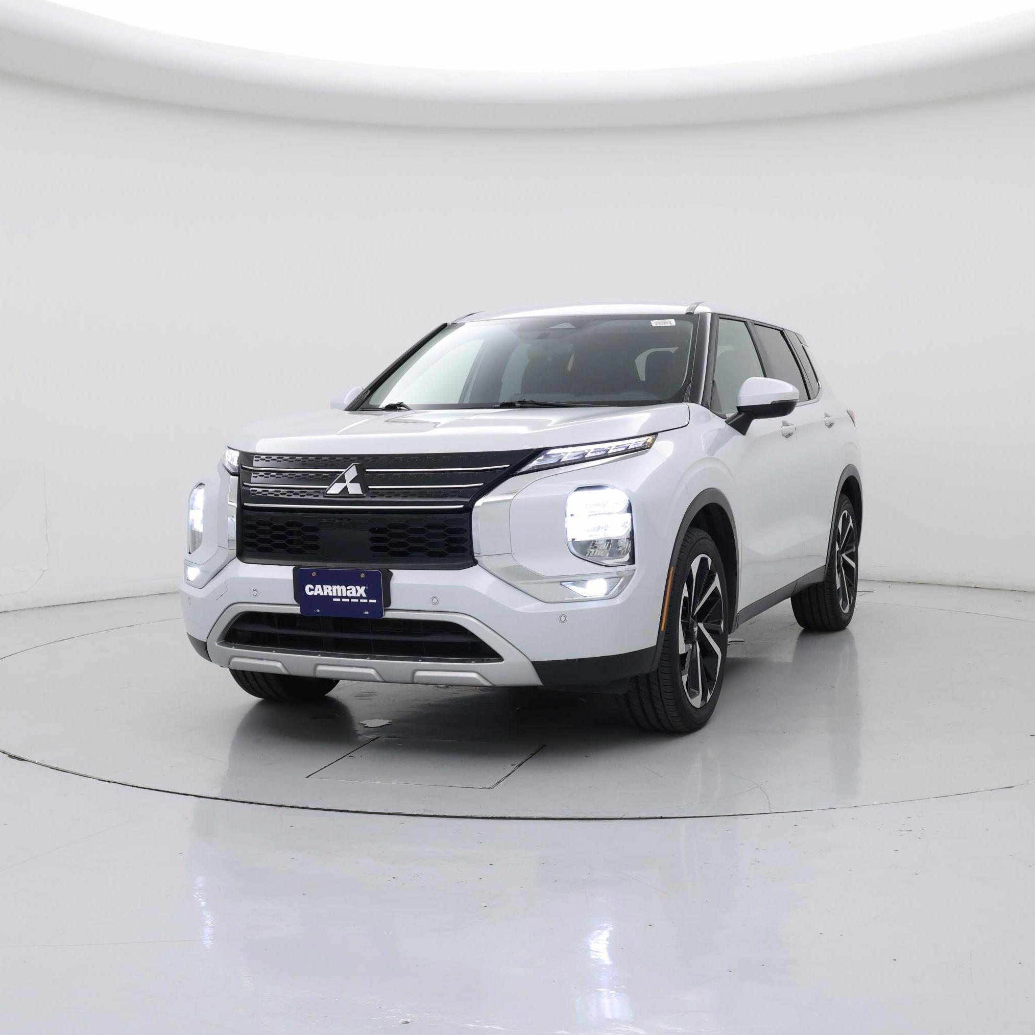 Thumbnail: 2023 Mitsubishi Outlander - 4