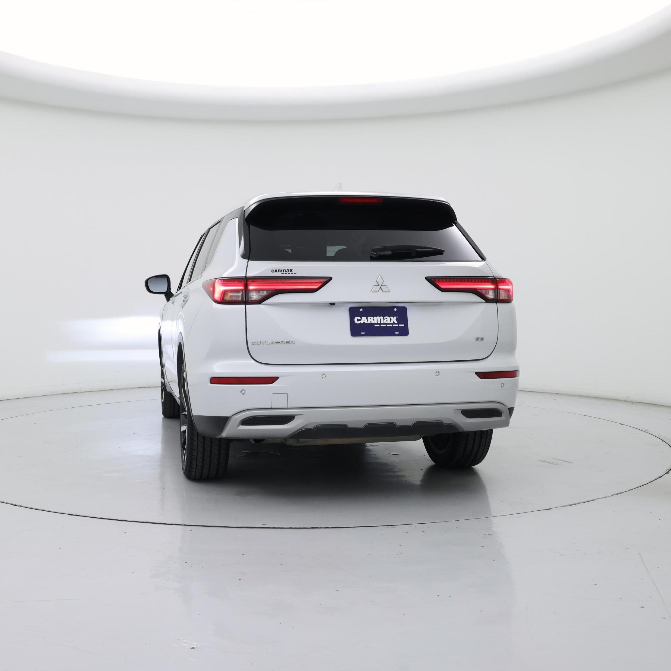 Thumbnail: 2023 Mitsubishi Outlander - 6