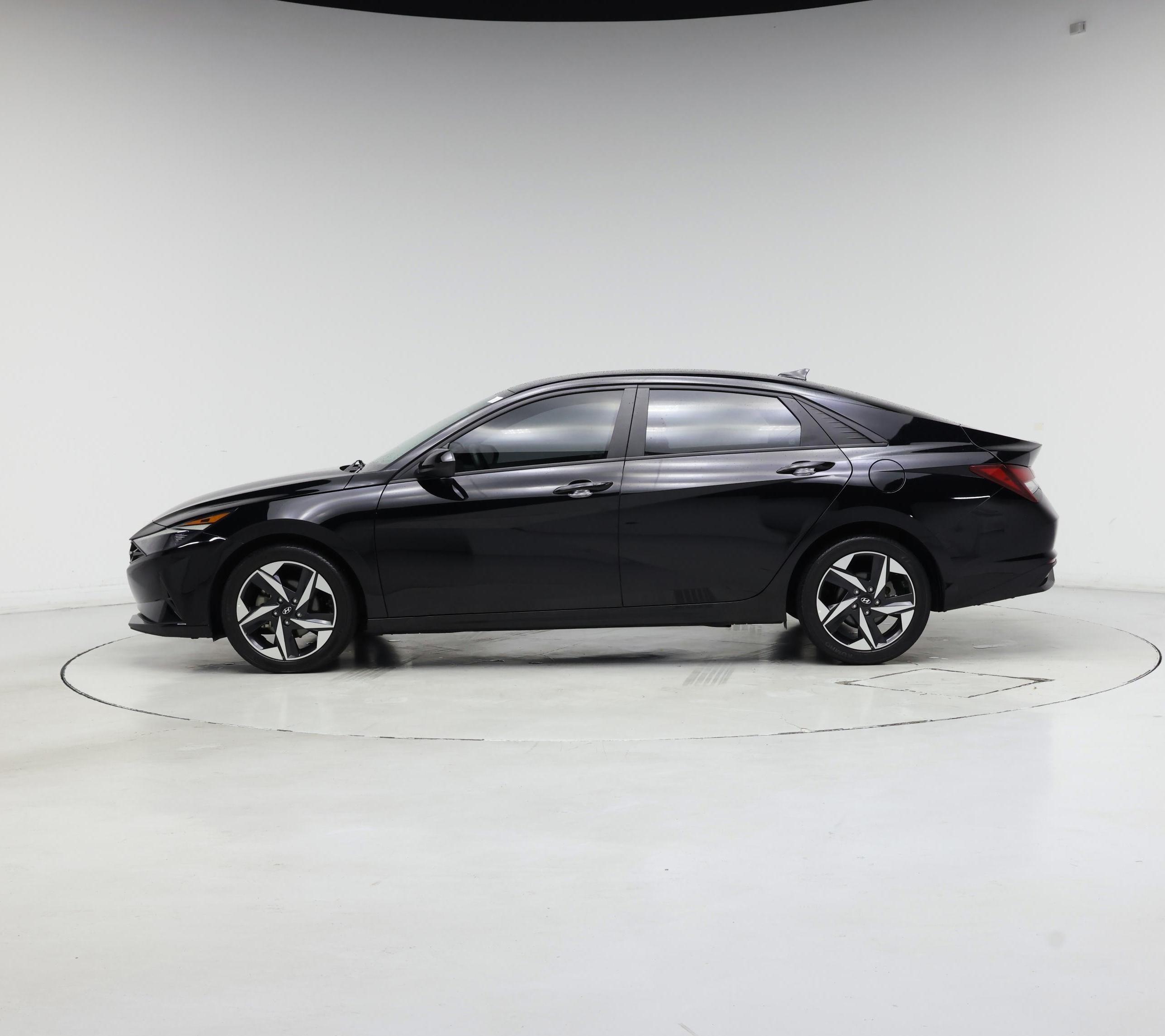 Thumbnail: 2023 Hyundai Elantra - 3
