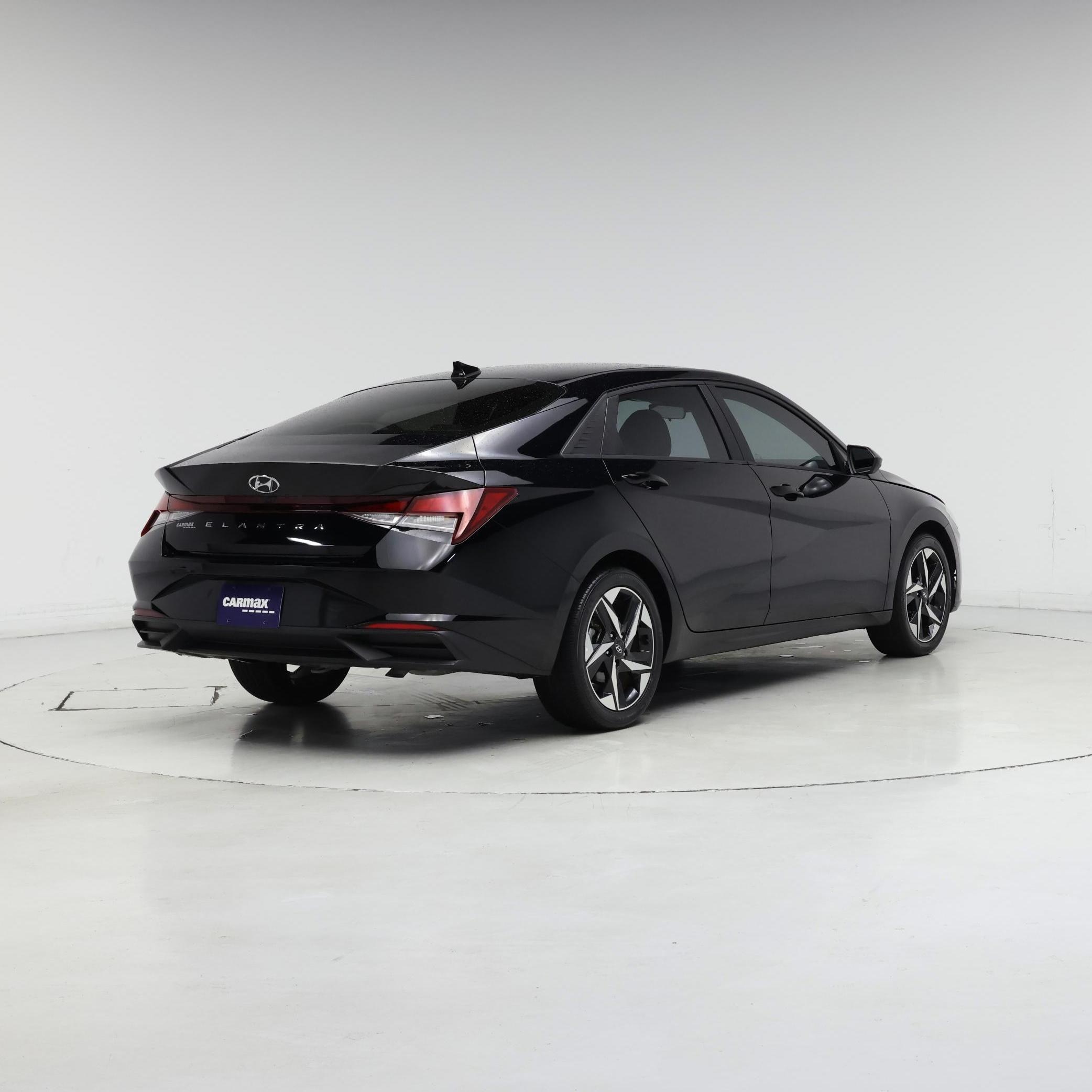 Thumbnail: 2023 Hyundai Elantra - 8