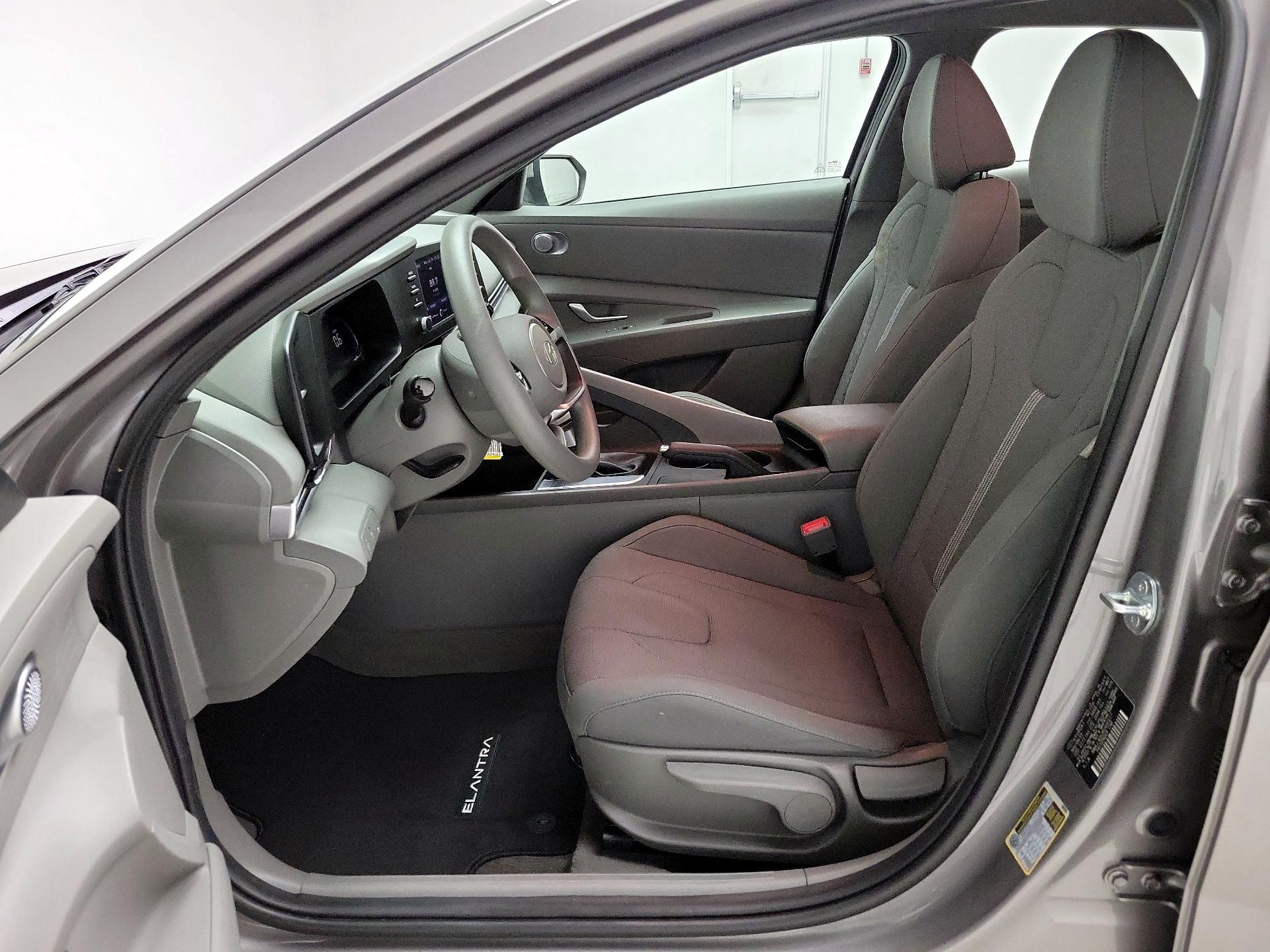 Thumbnail: 2024 Hyundai Elantra - 11