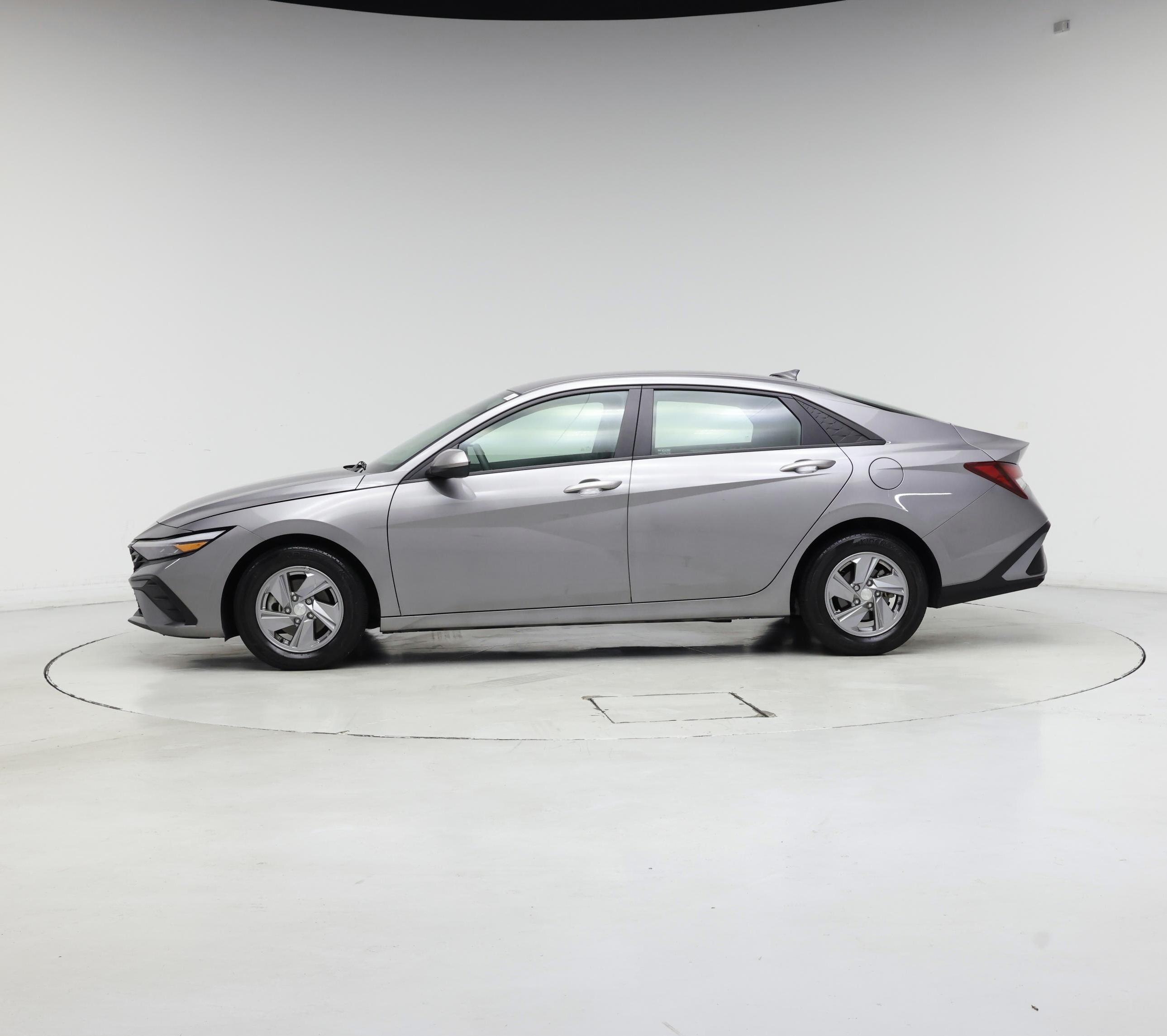 Thumbnail: 2024 Hyundai Elantra - 3