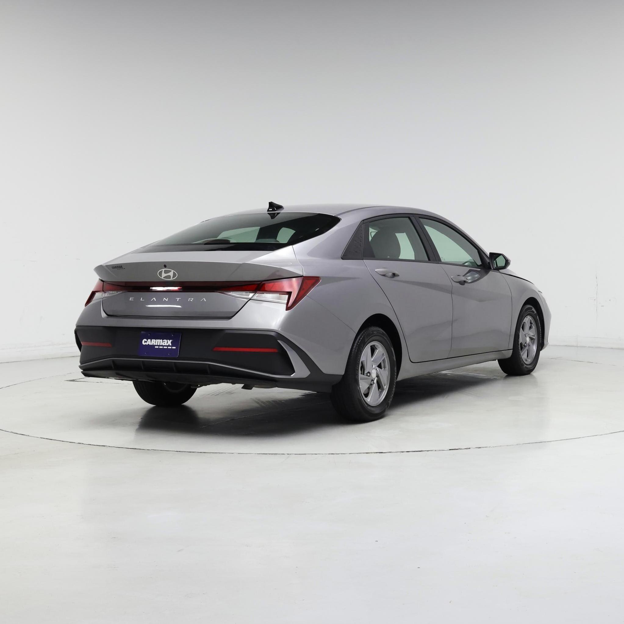 Thumbnail: 2024 Hyundai Elantra - 8