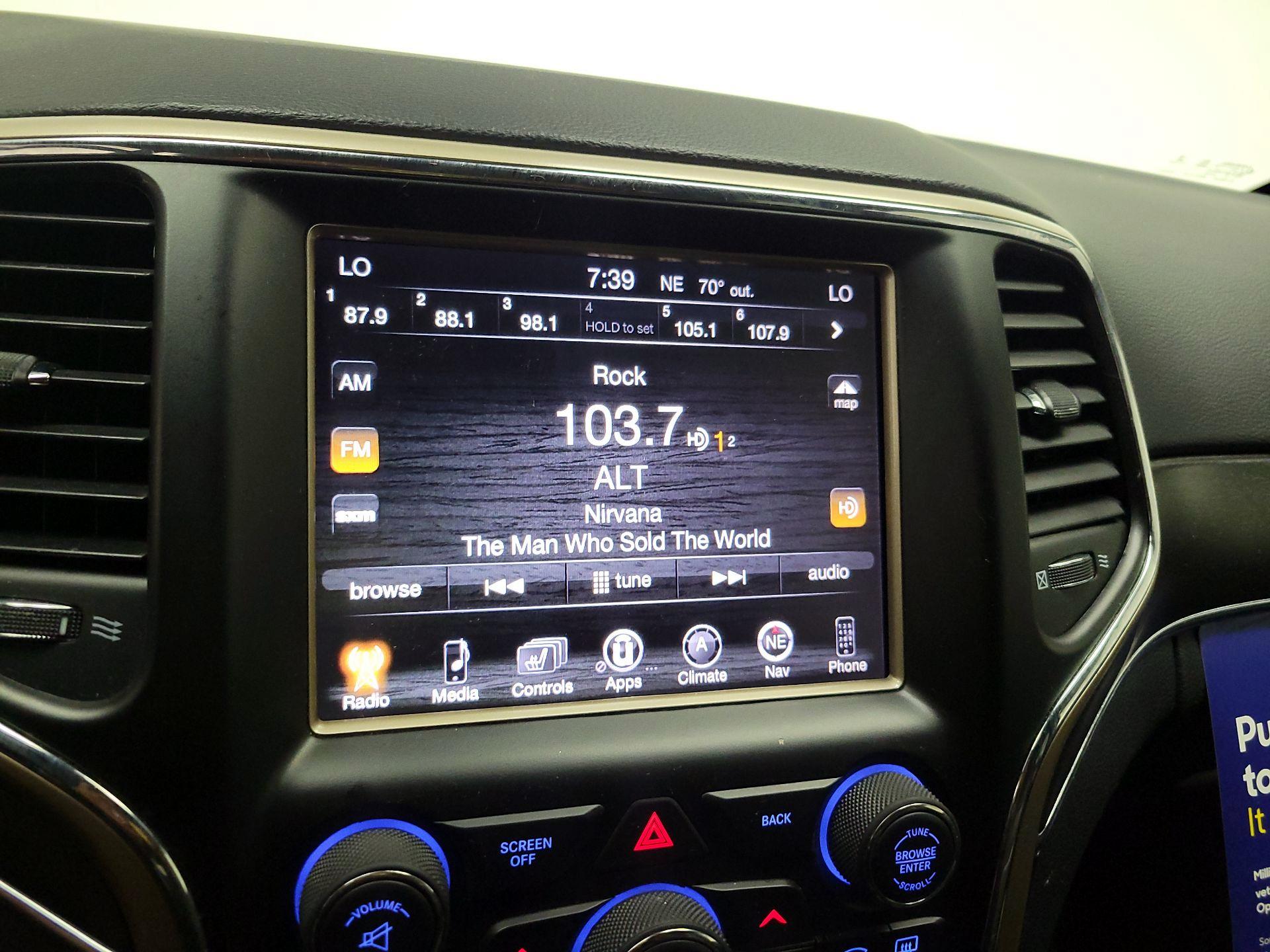 Thumbnail: 2017 Jeep Grand Cherokee - 16