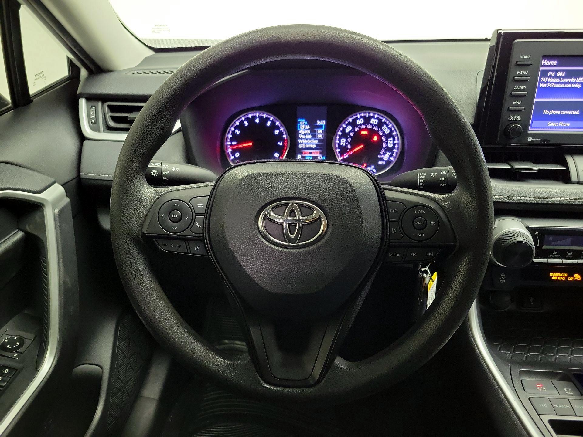 Thumbnail: 2020 Toyota RAV4 - 10