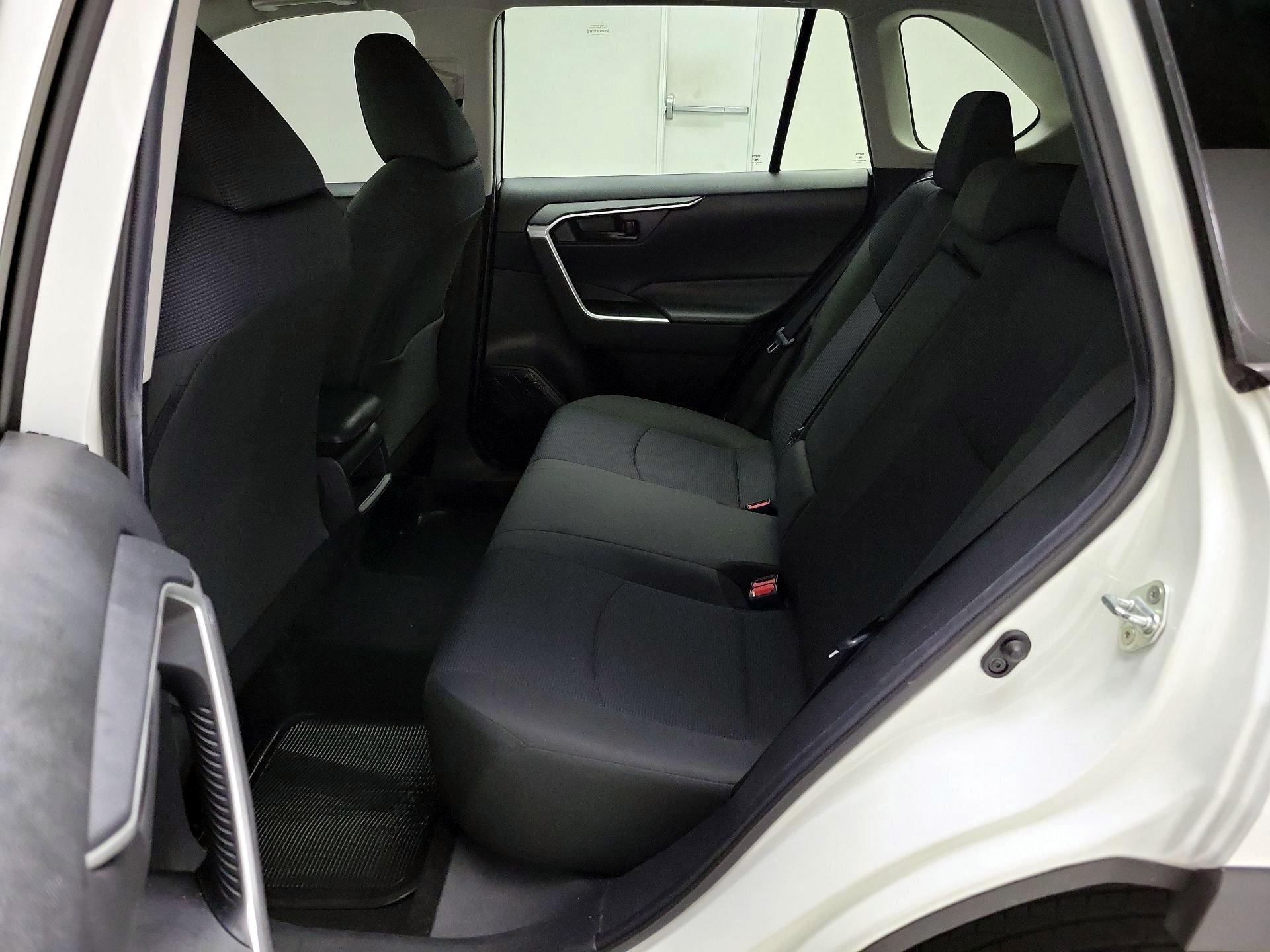 Thumbnail: 2020 Toyota RAV4 - 19