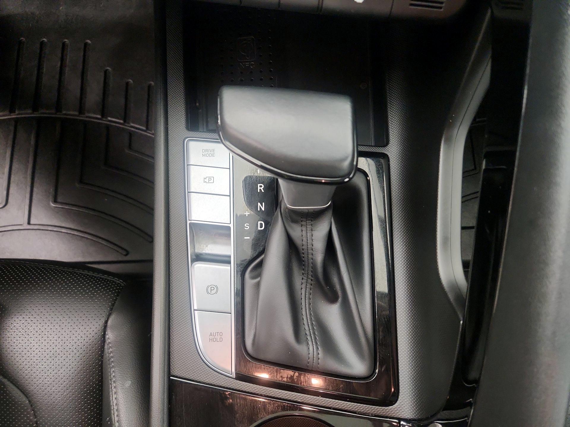 Thumbnail: 2023 Hyundai Elantra - 17