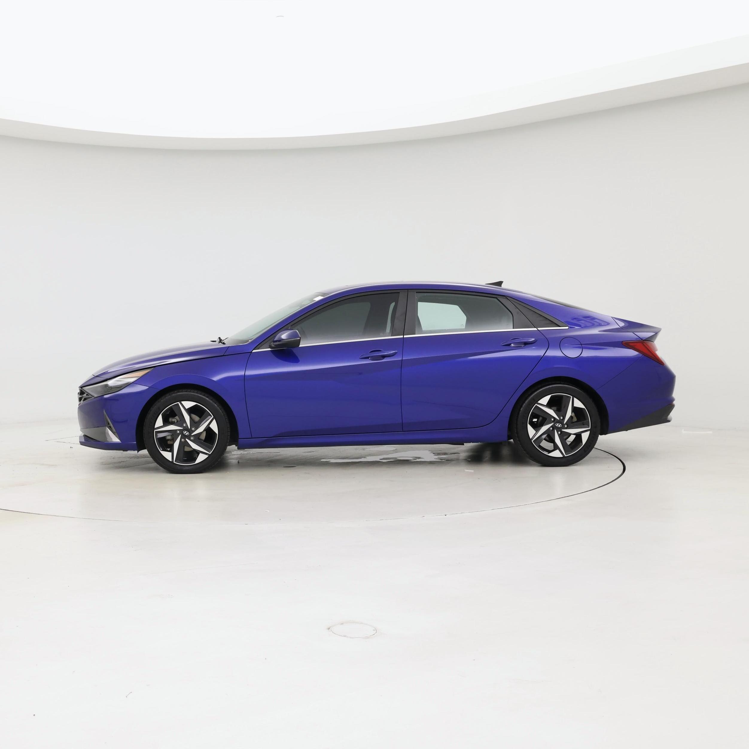 Thumbnail: 2023 Hyundai Elantra - 3