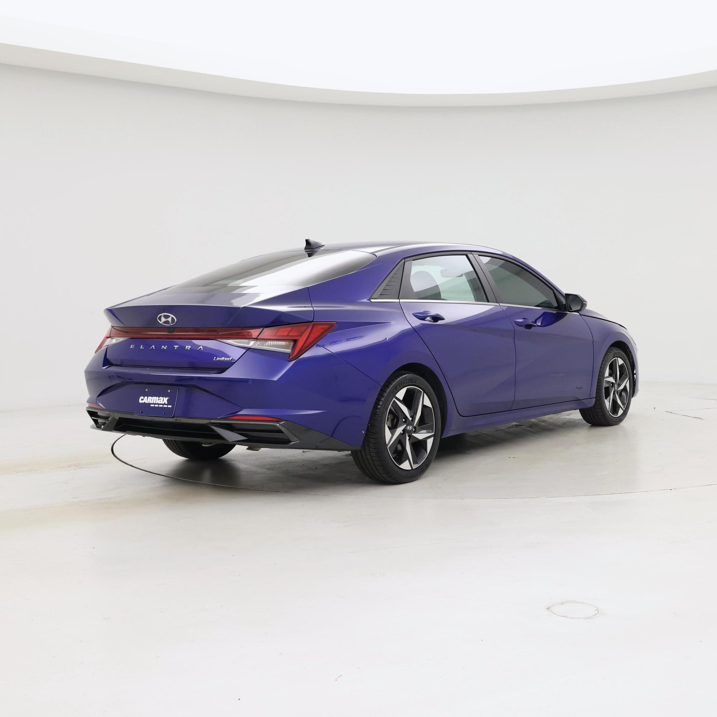 Thumbnail: 2023 Hyundai Elantra - 8