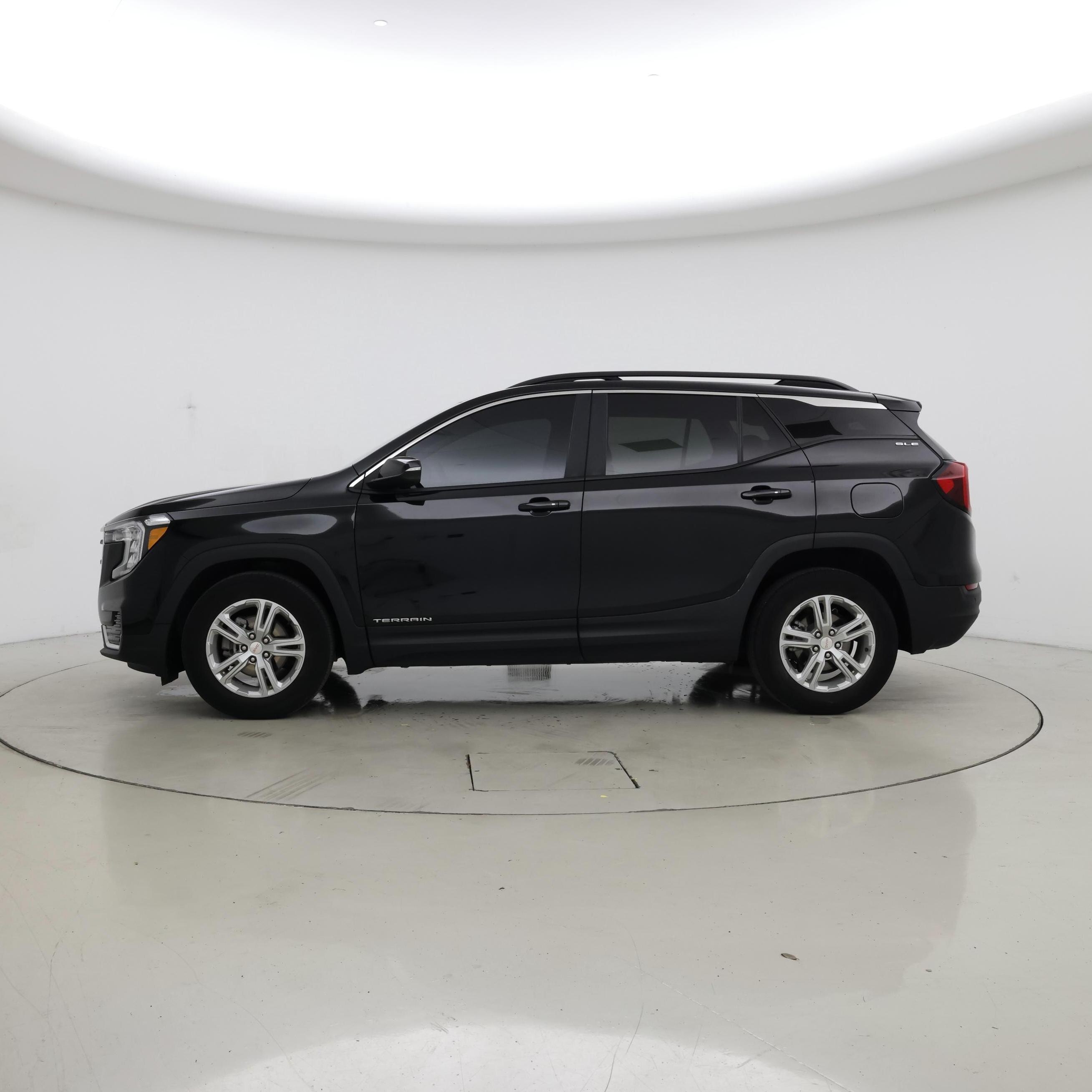 Thumbnail: 2022 GMC Terrain - 3