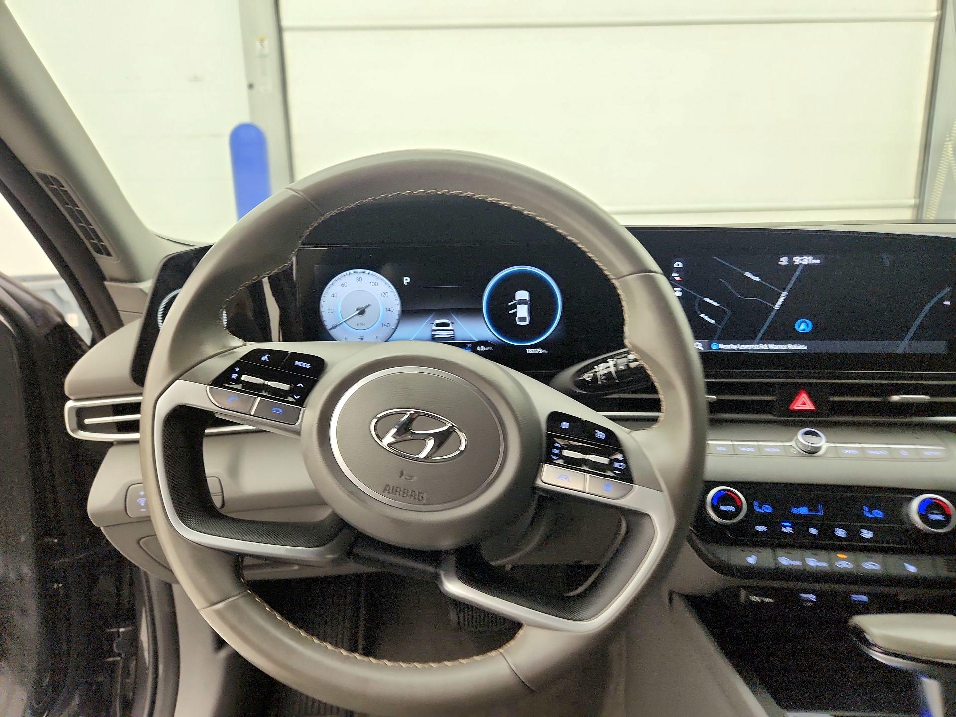 Thumbnail: 2023 Hyundai Elantra - 10