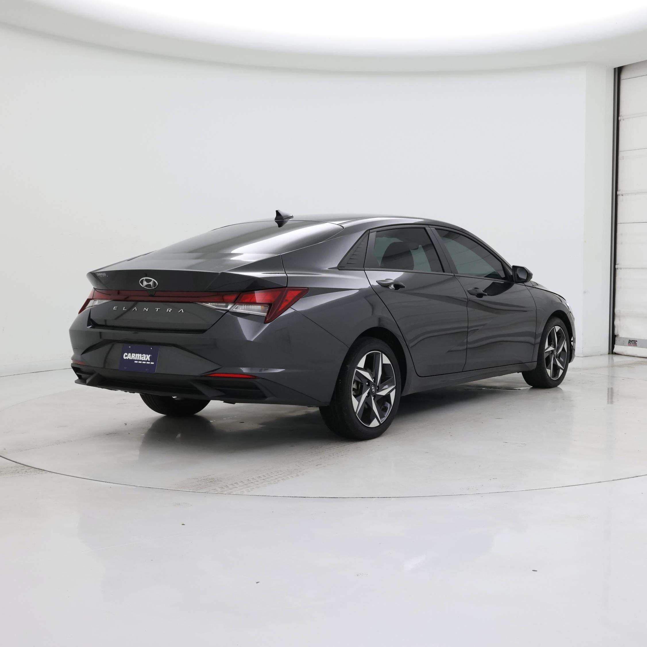 Thumbnail: 2023 Hyundai Elantra - 8