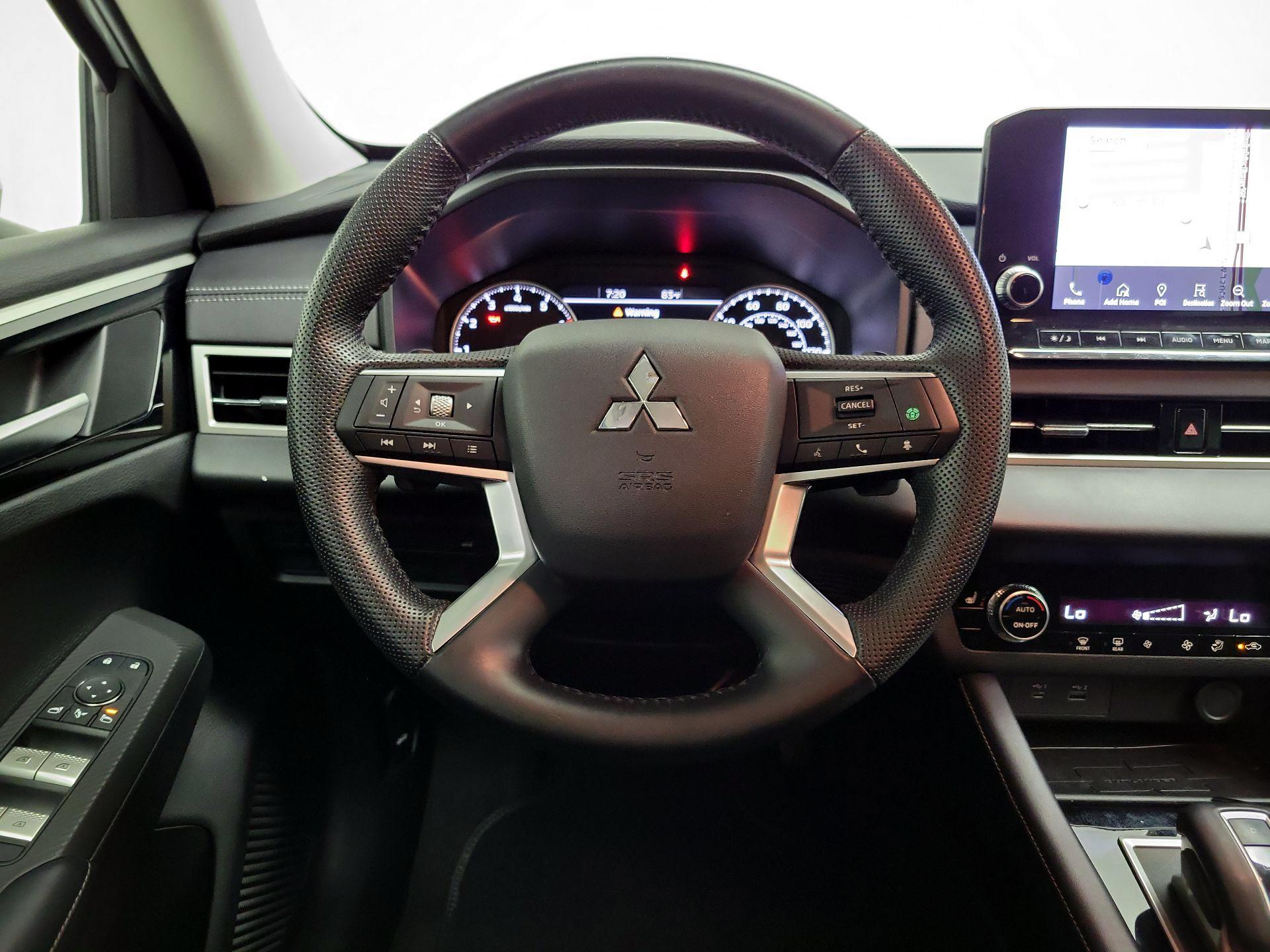 Thumbnail: 2023 Mitsubishi Outlander - 10
