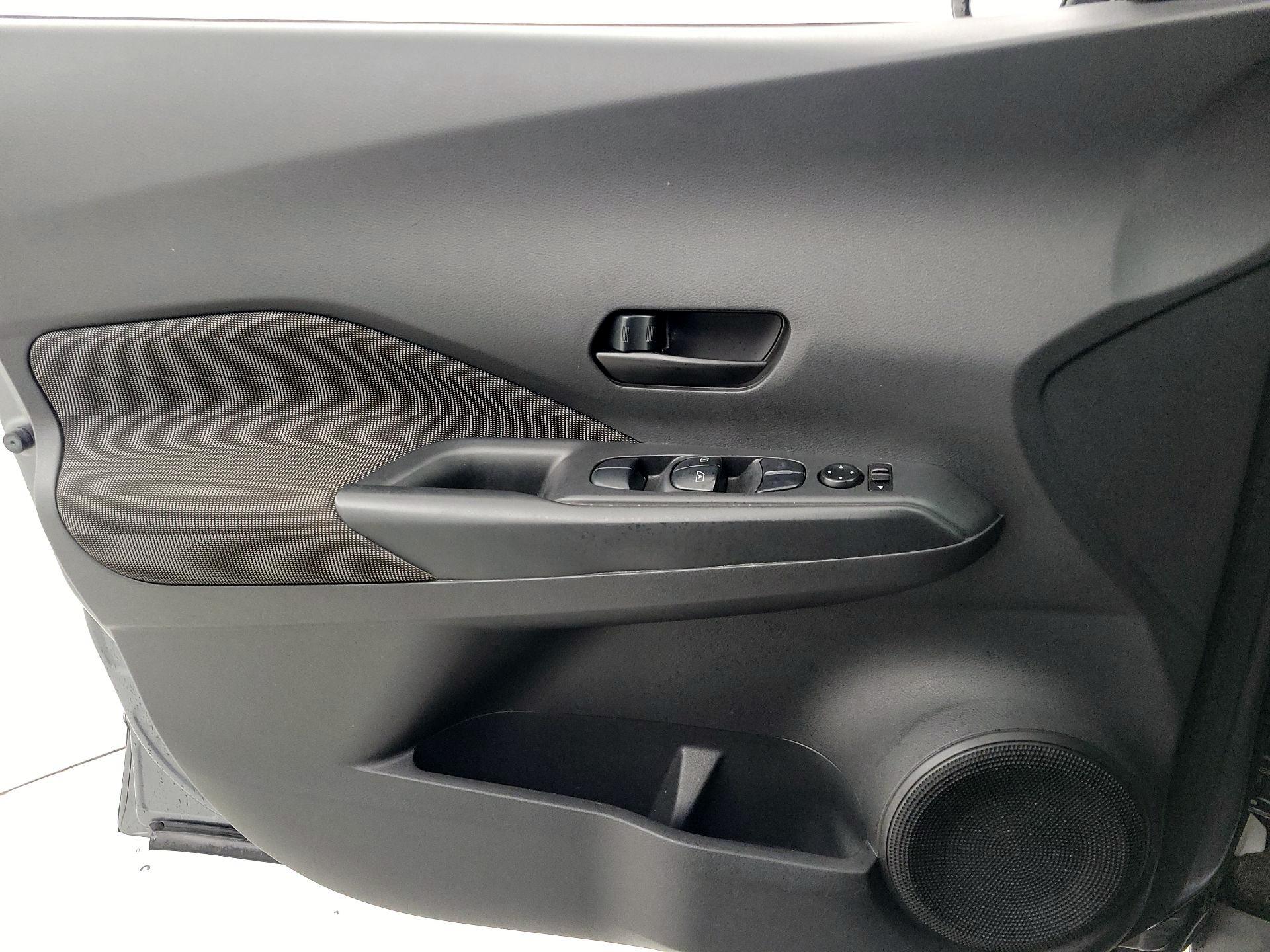 Thumbnail: 2020 Nissan Kicks - 12