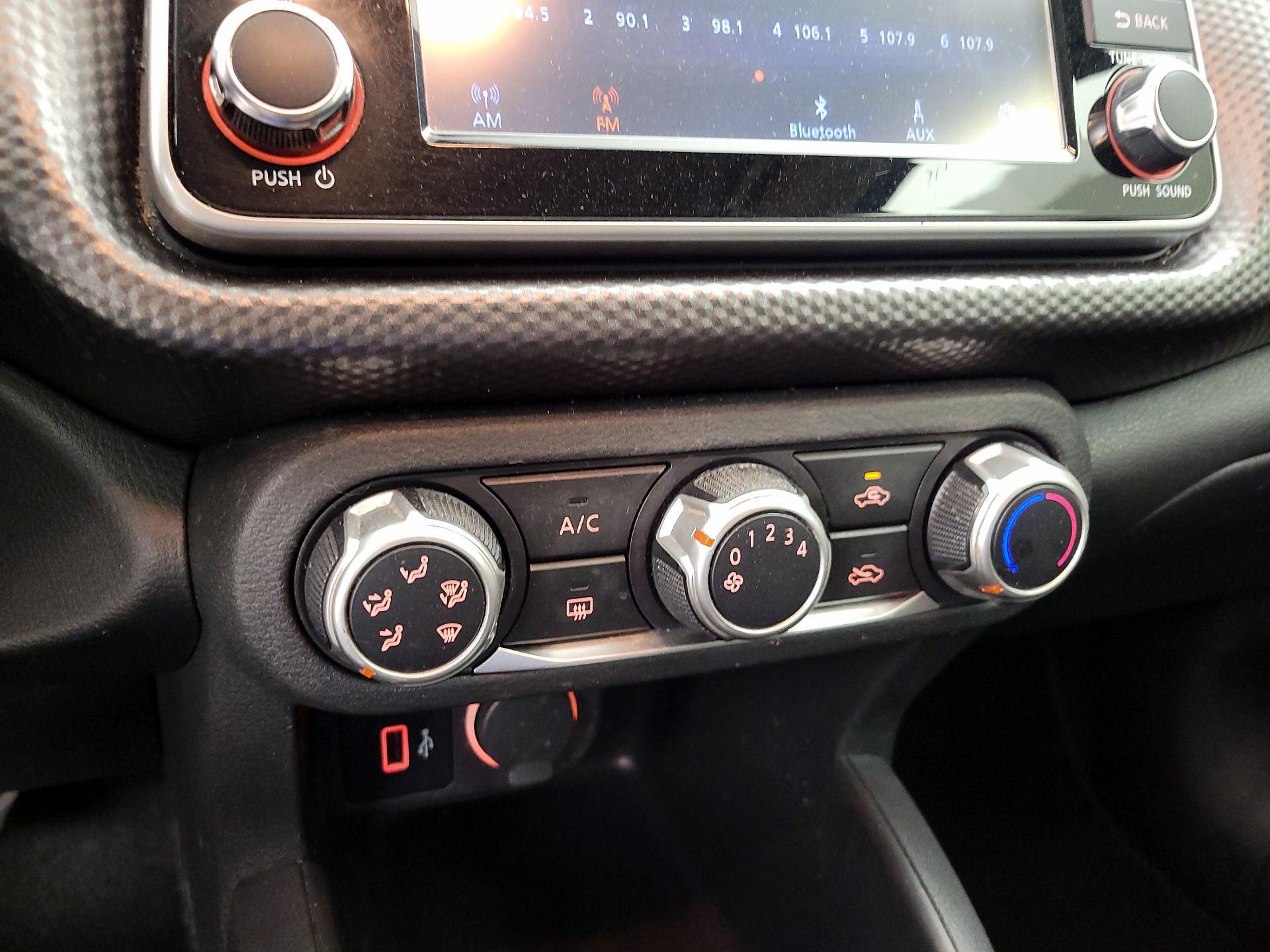 Thumbnail: 2020 Nissan Kicks - 16