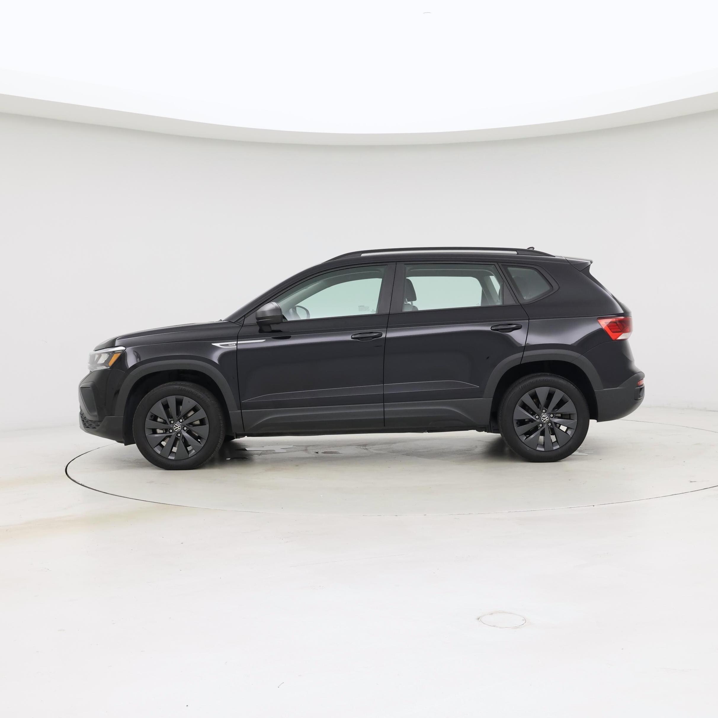 Thumbnail: 2023 Volkswagen Taos - 3