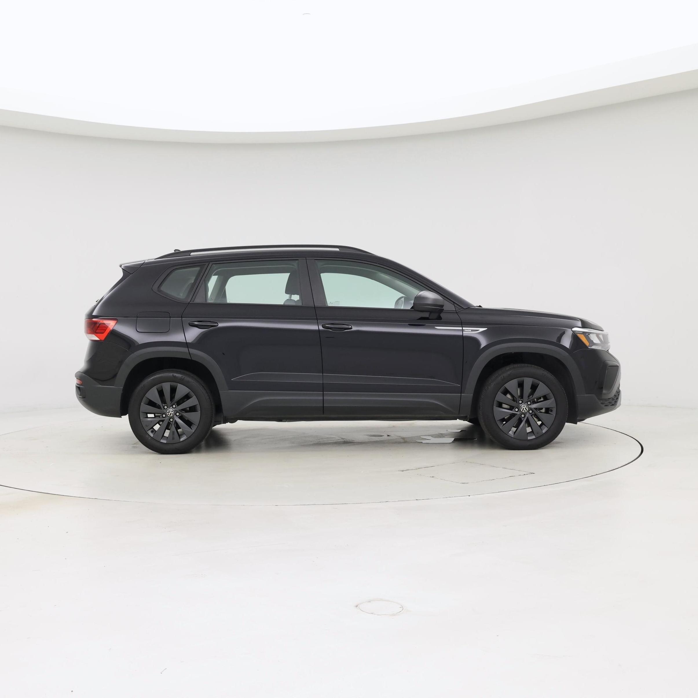 Thumbnail: 2023 Volkswagen Taos - 7
