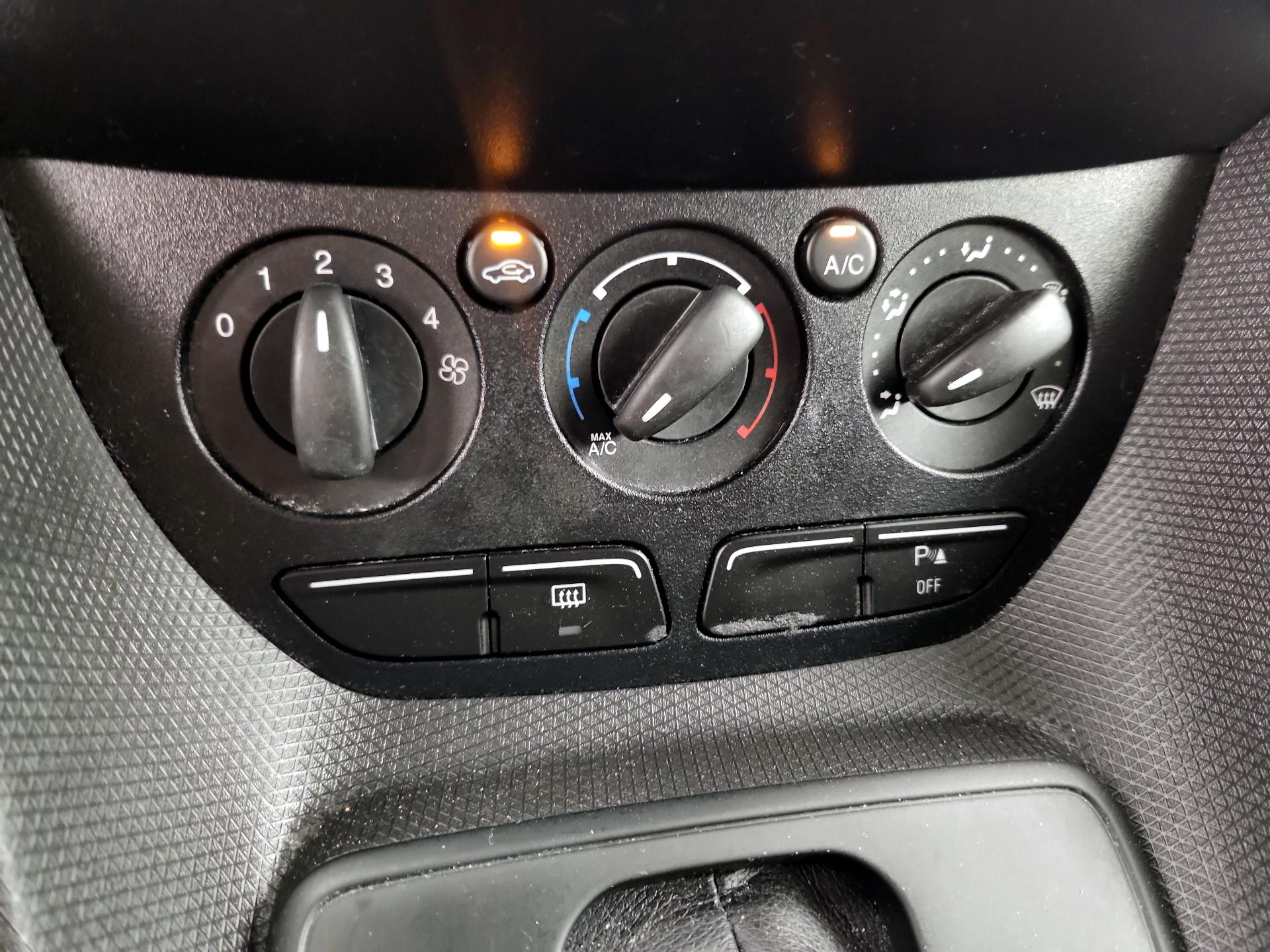 Thumbnail: 2017 Ford Transit Series - 15