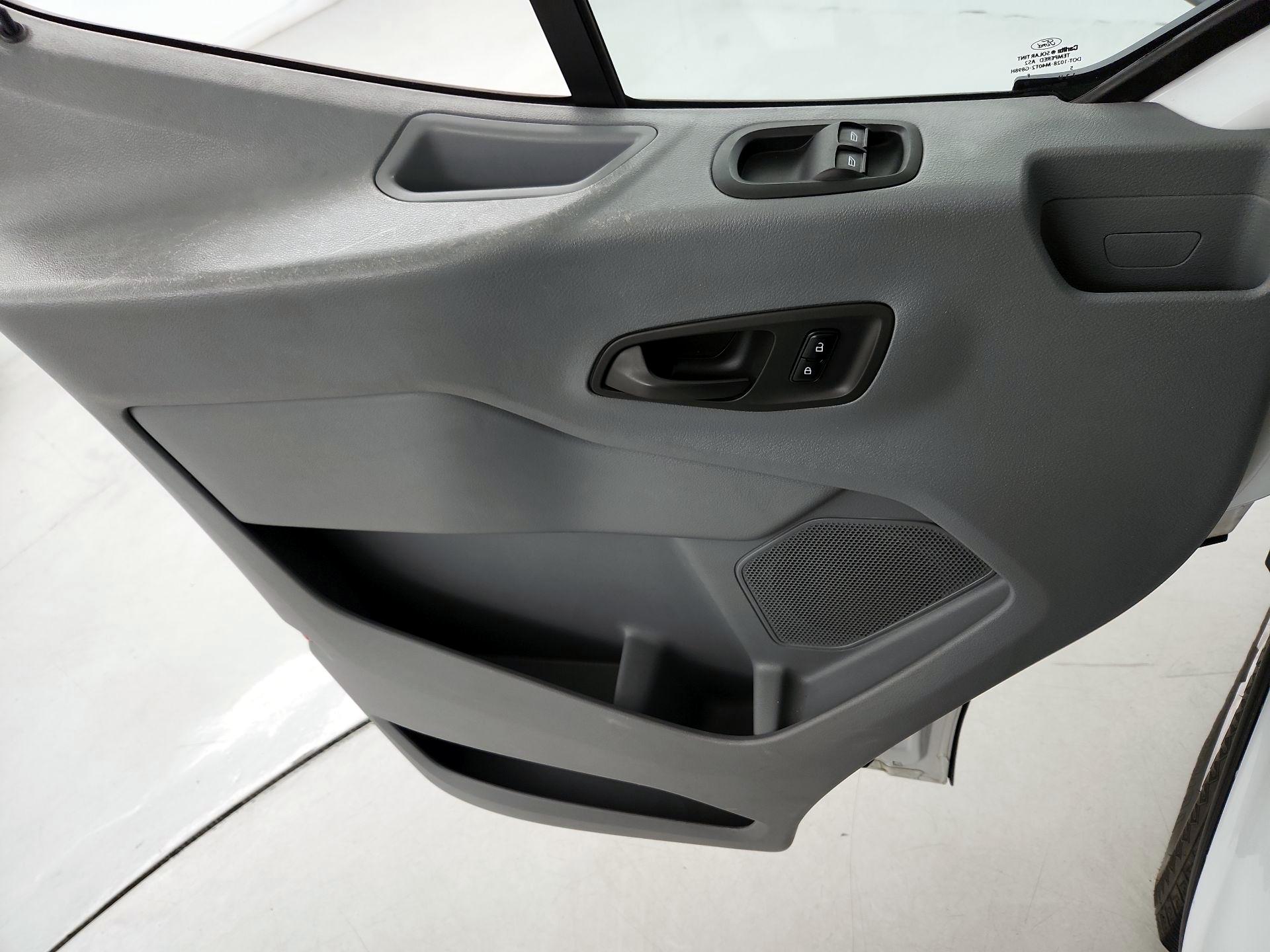 Thumbnail: 2015 Ford Transit Series - 12