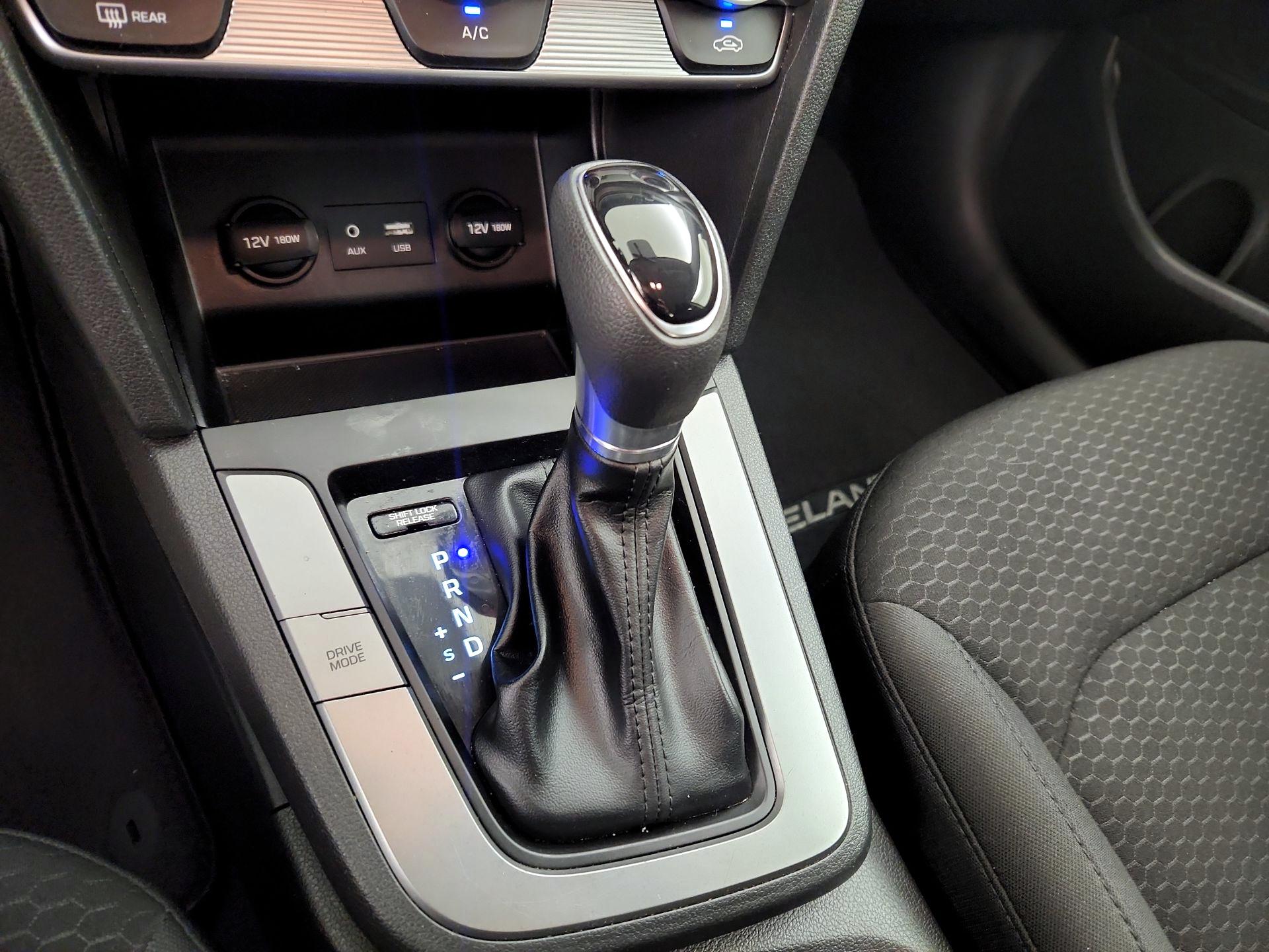 Thumbnail: 2019 Hyundai Elantra - 17