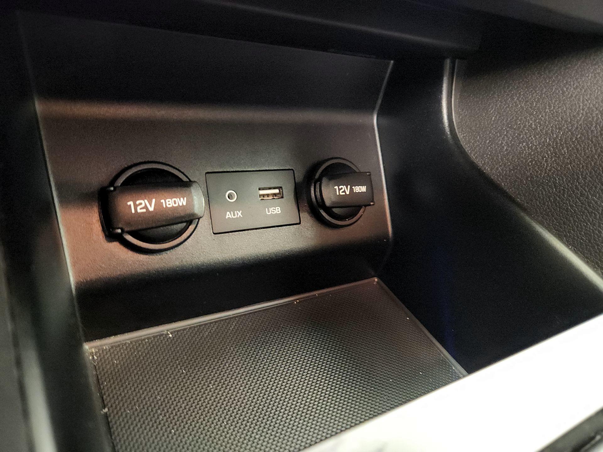 Thumbnail: 2019 Hyundai Elantra - 18