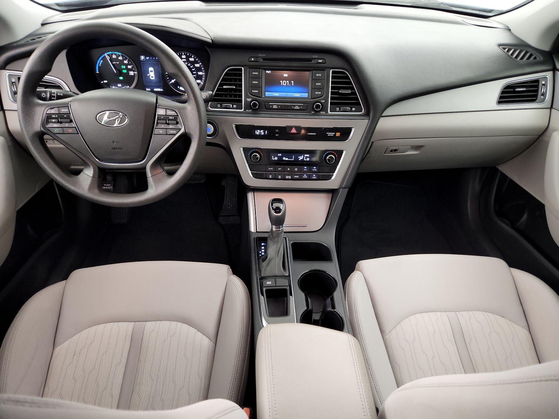 Thumbnail: 2016 Hyundai Sonata - 9