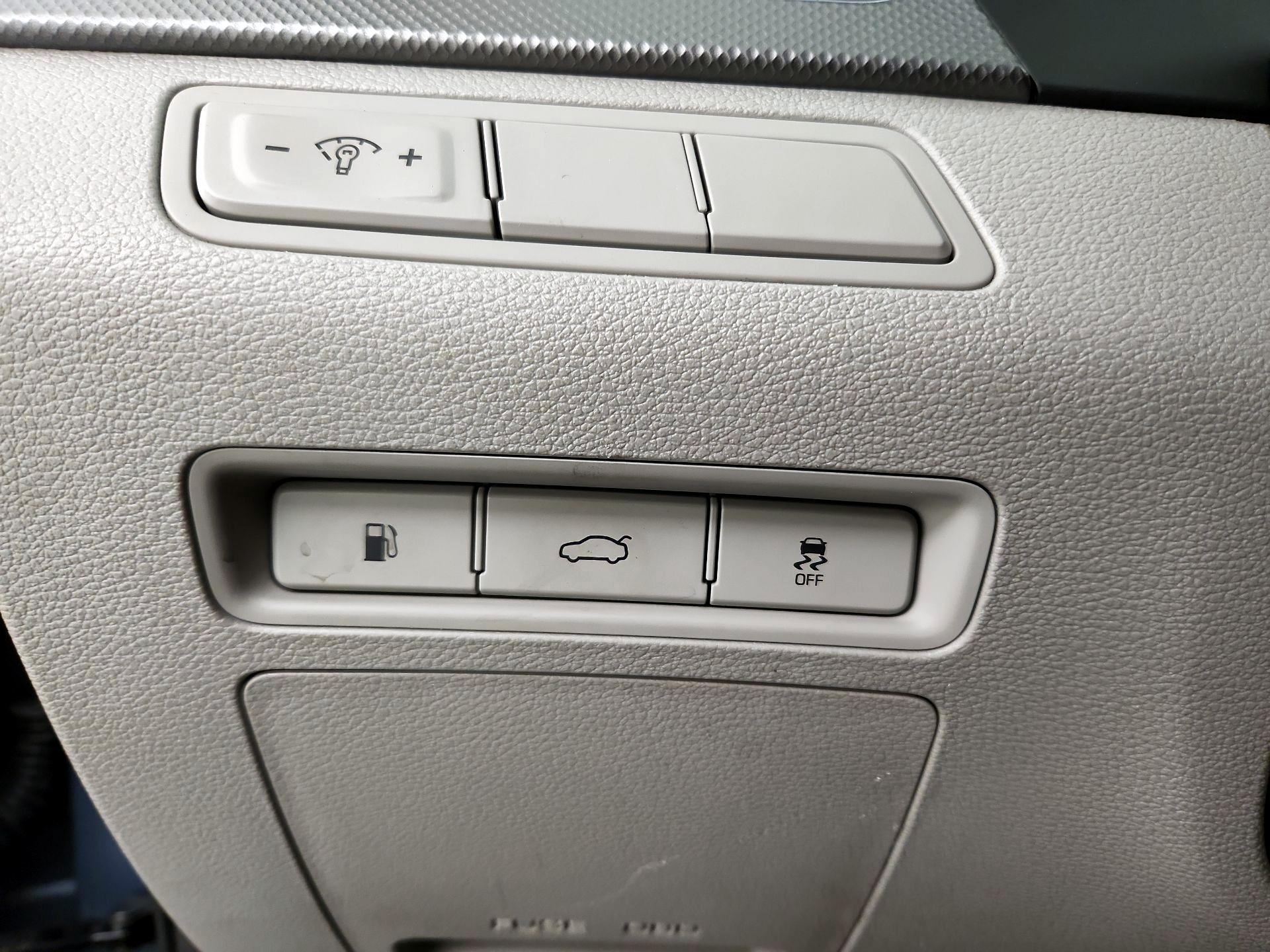 Thumbnail: 2016 Hyundai Sonata - 13