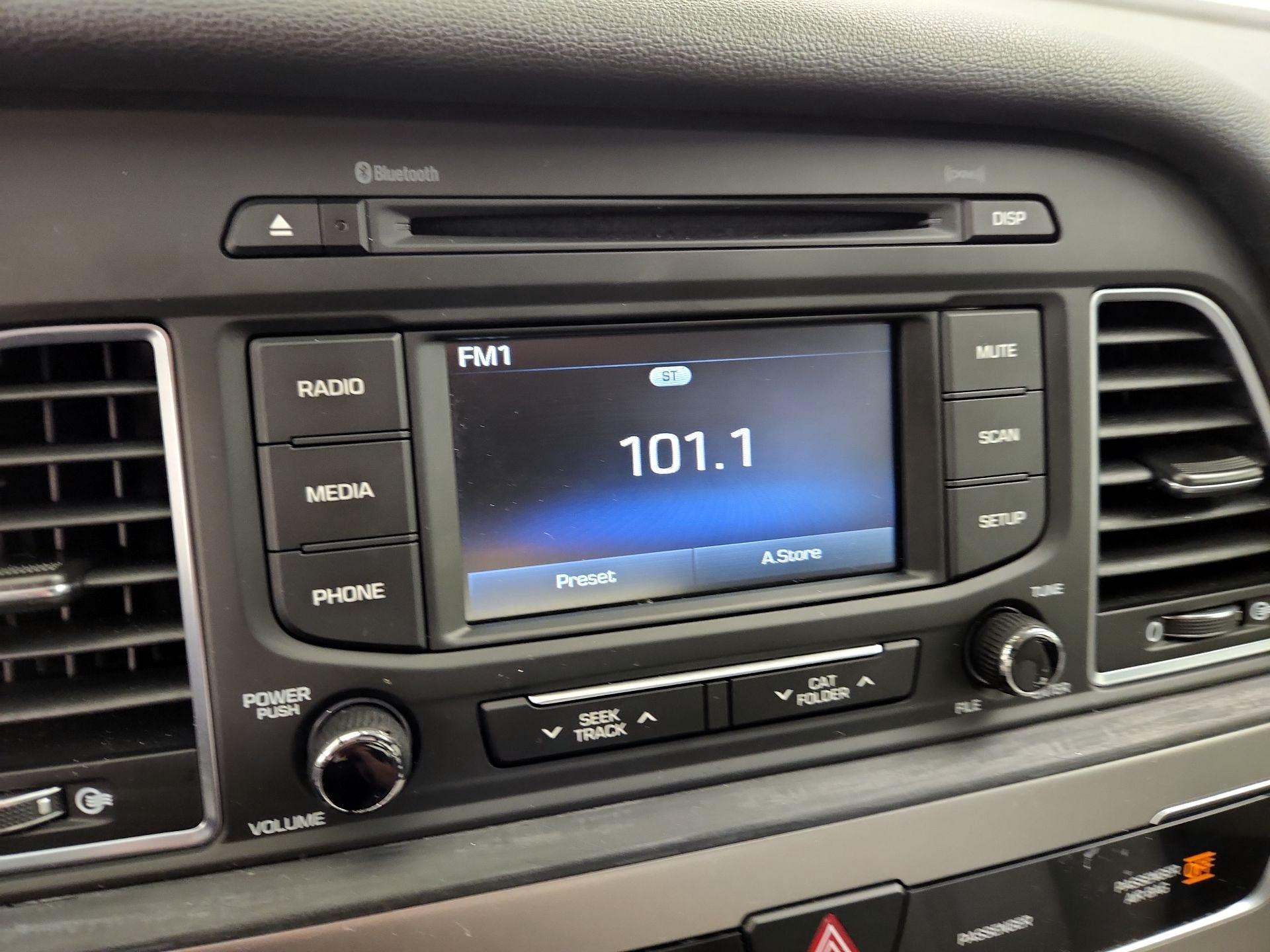 Thumbnail: 2016 Hyundai Sonata - 15