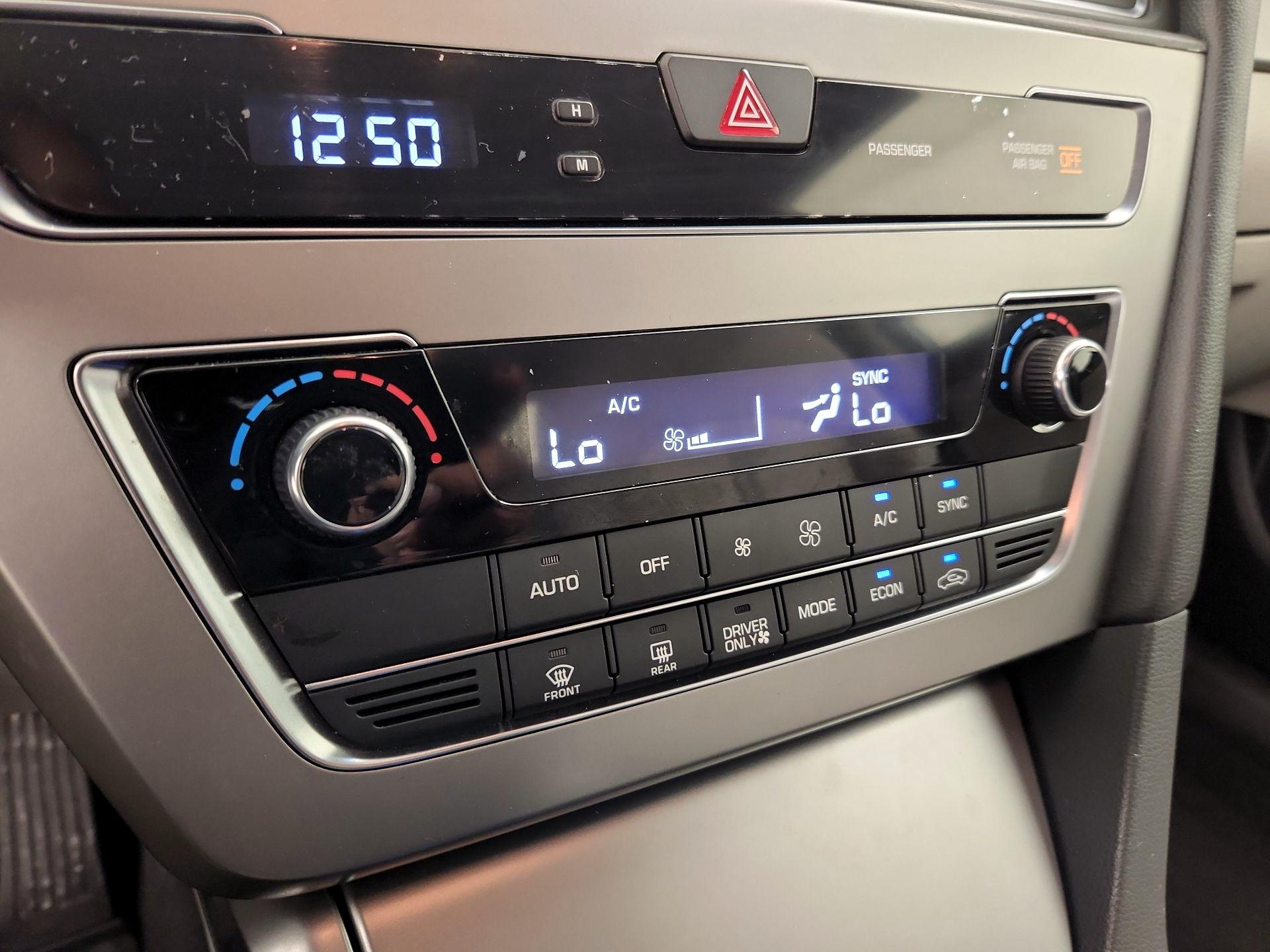 Thumbnail: 2016 Hyundai Sonata - 16