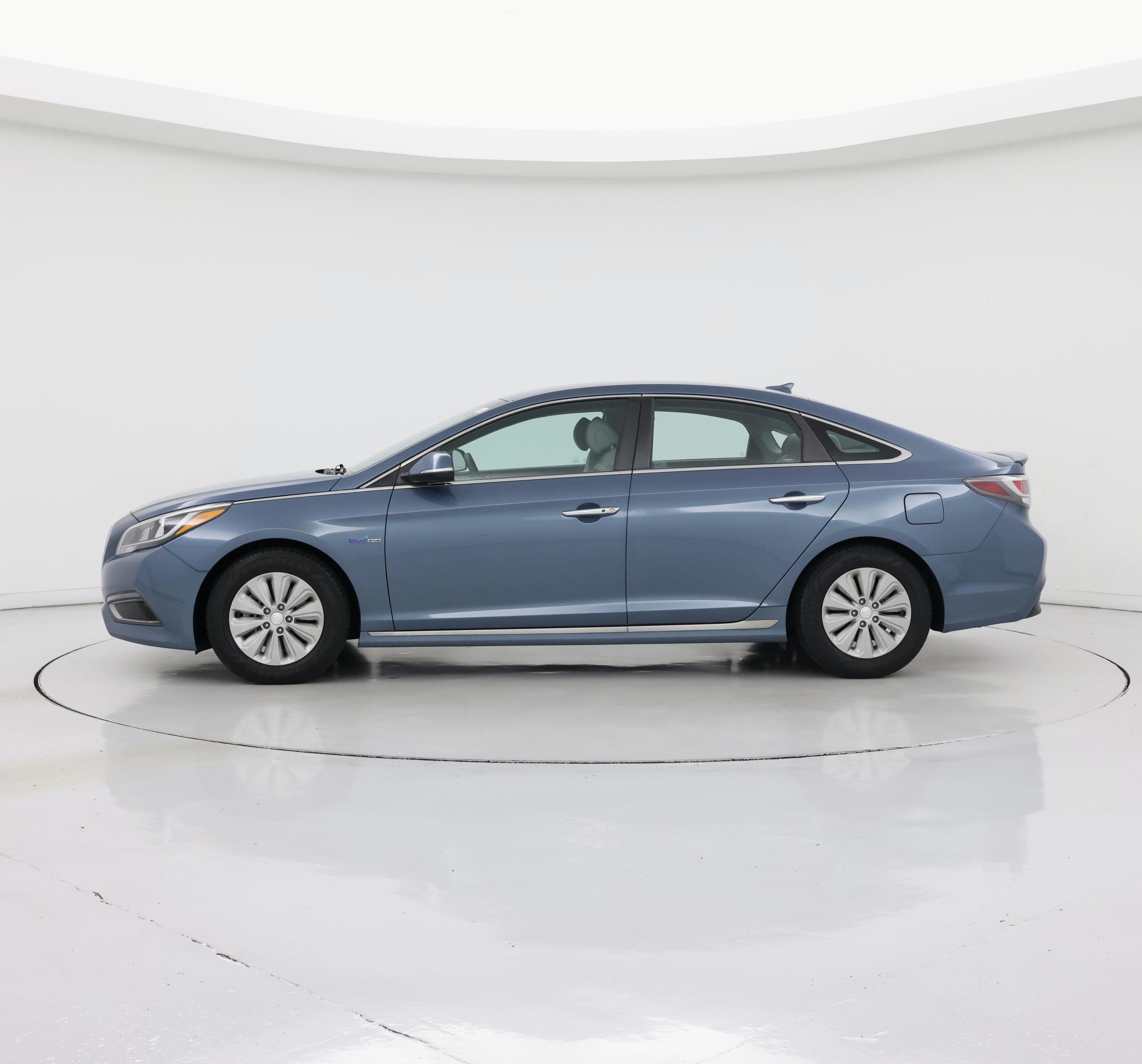 Thumbnail: 2016 Hyundai Sonata - 3