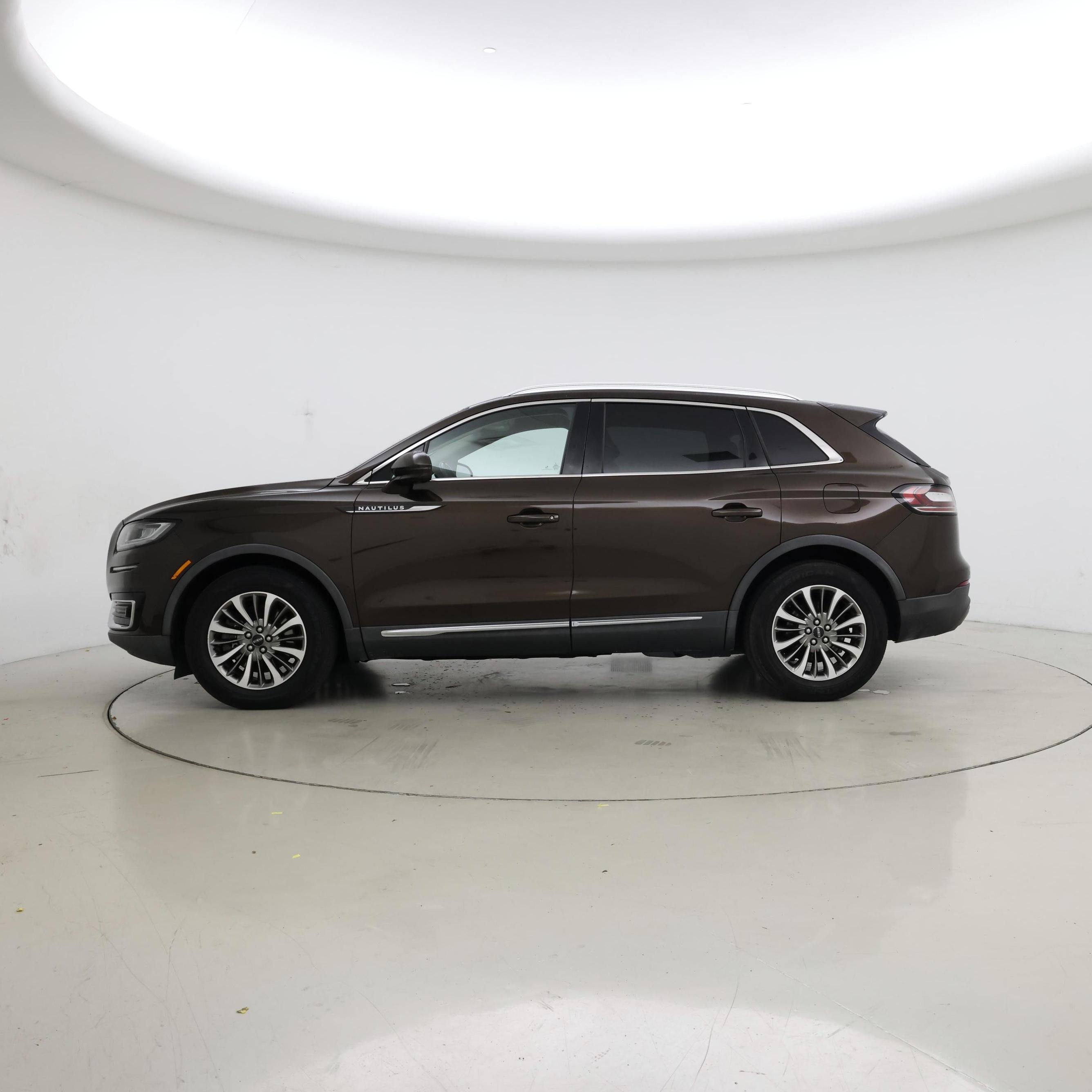 Thumbnail: 2020 Lincoln Nautilus - 3