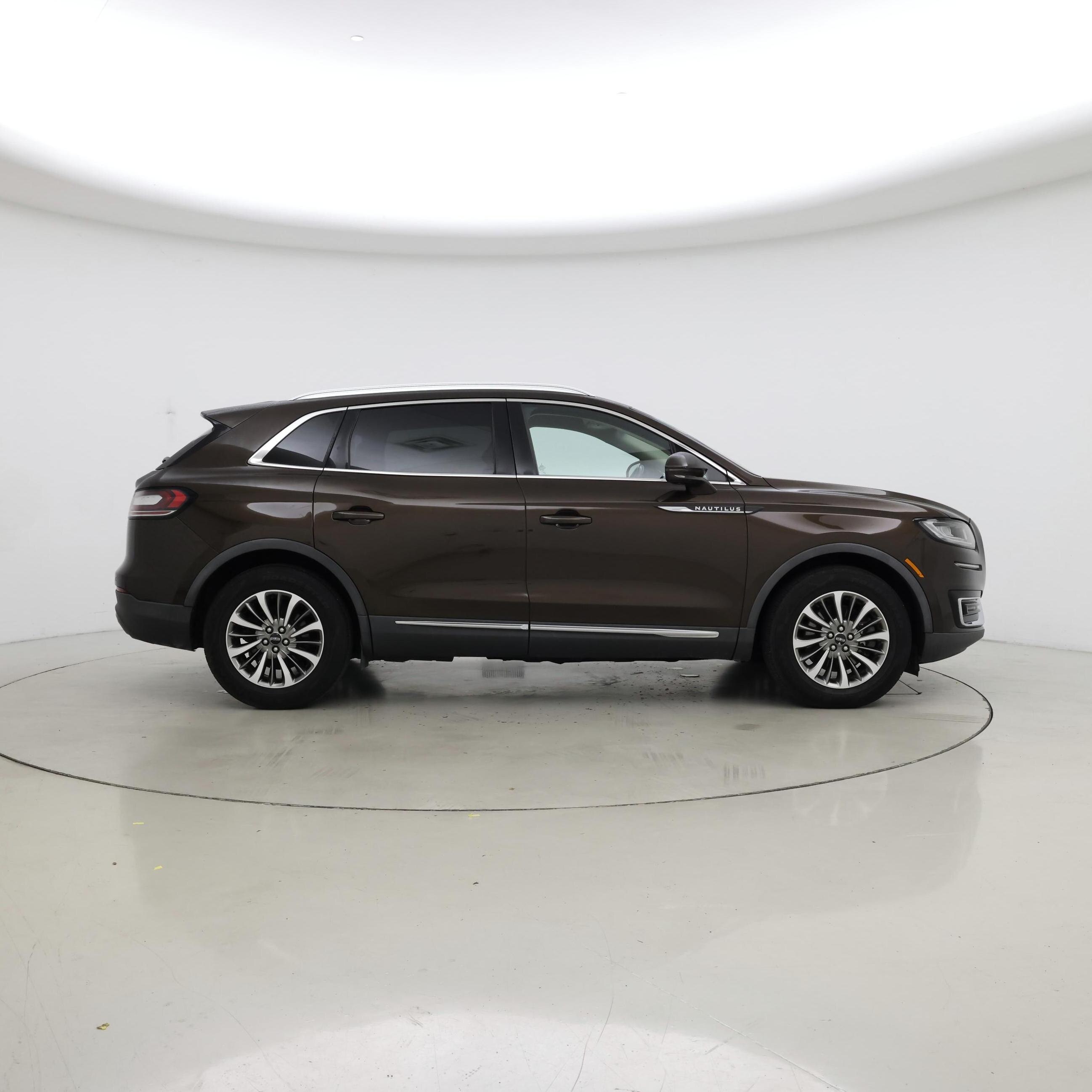 Thumbnail: 2020 Lincoln Nautilus - 7