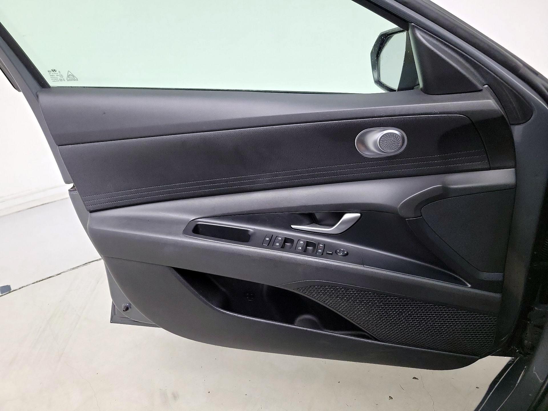 Thumbnail: 2024 Hyundai Elantra - 12