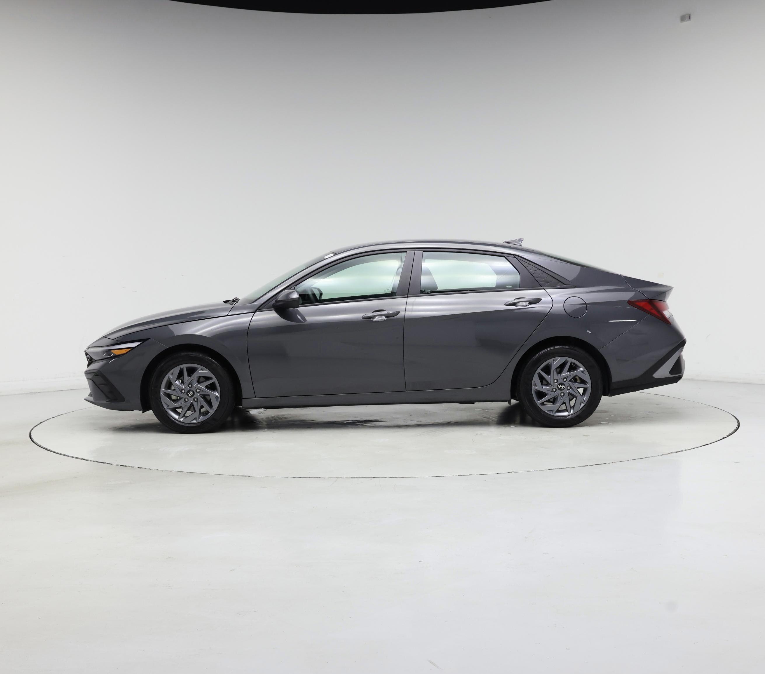 Thumbnail: 2024 Hyundai Elantra - 3