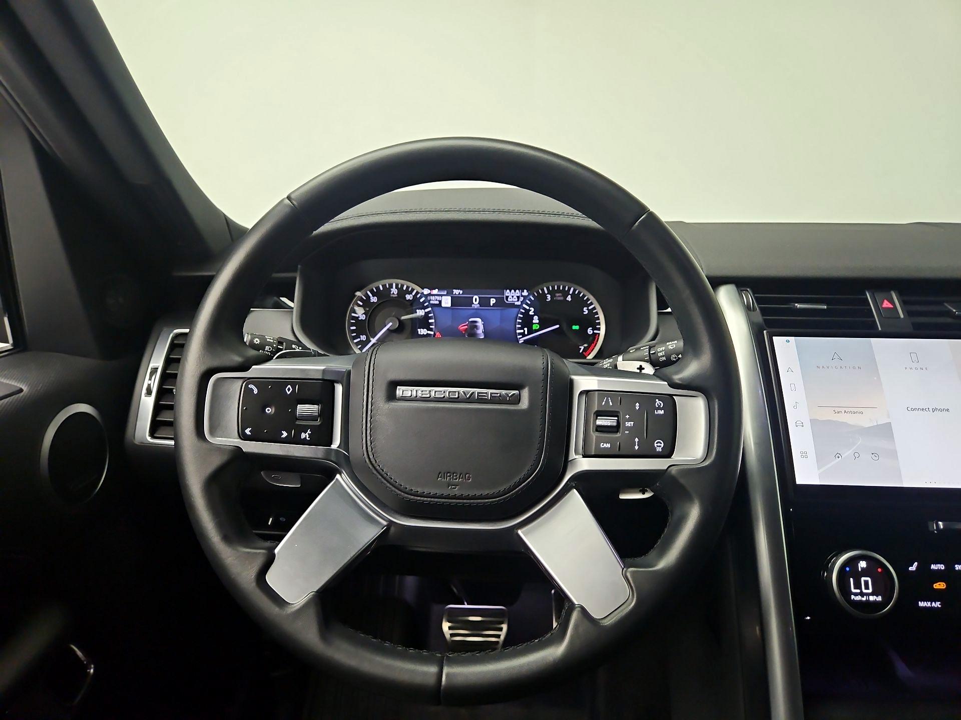 Thumbnail: 2023 Land Rover Discovery - 10