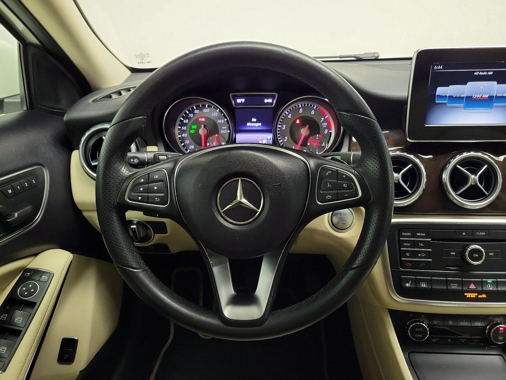 Thumbnail: 2017 Mercedes-Benz GLA - 10
