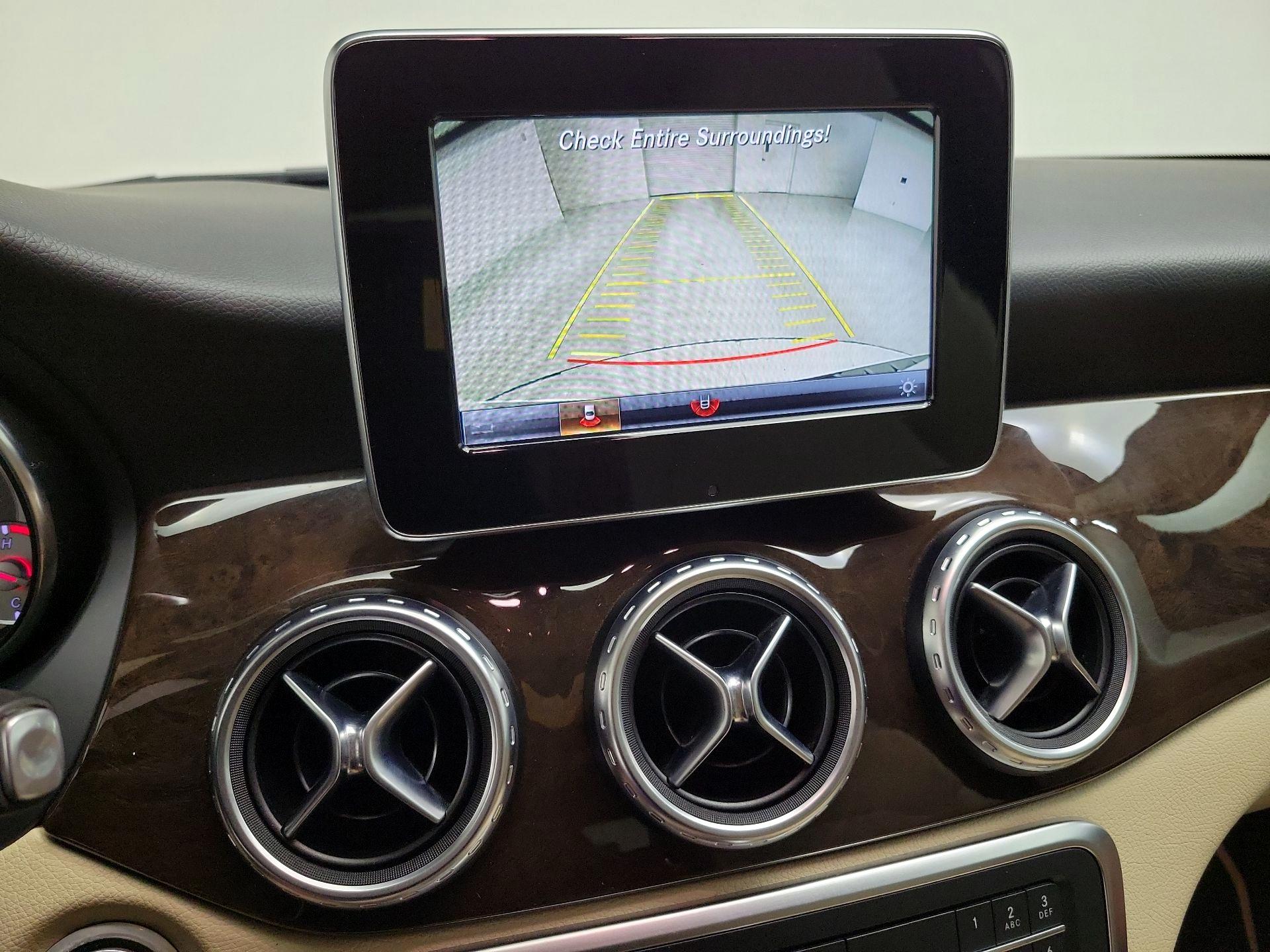 Thumbnail: 2017 Mercedes-Benz GLA - 14