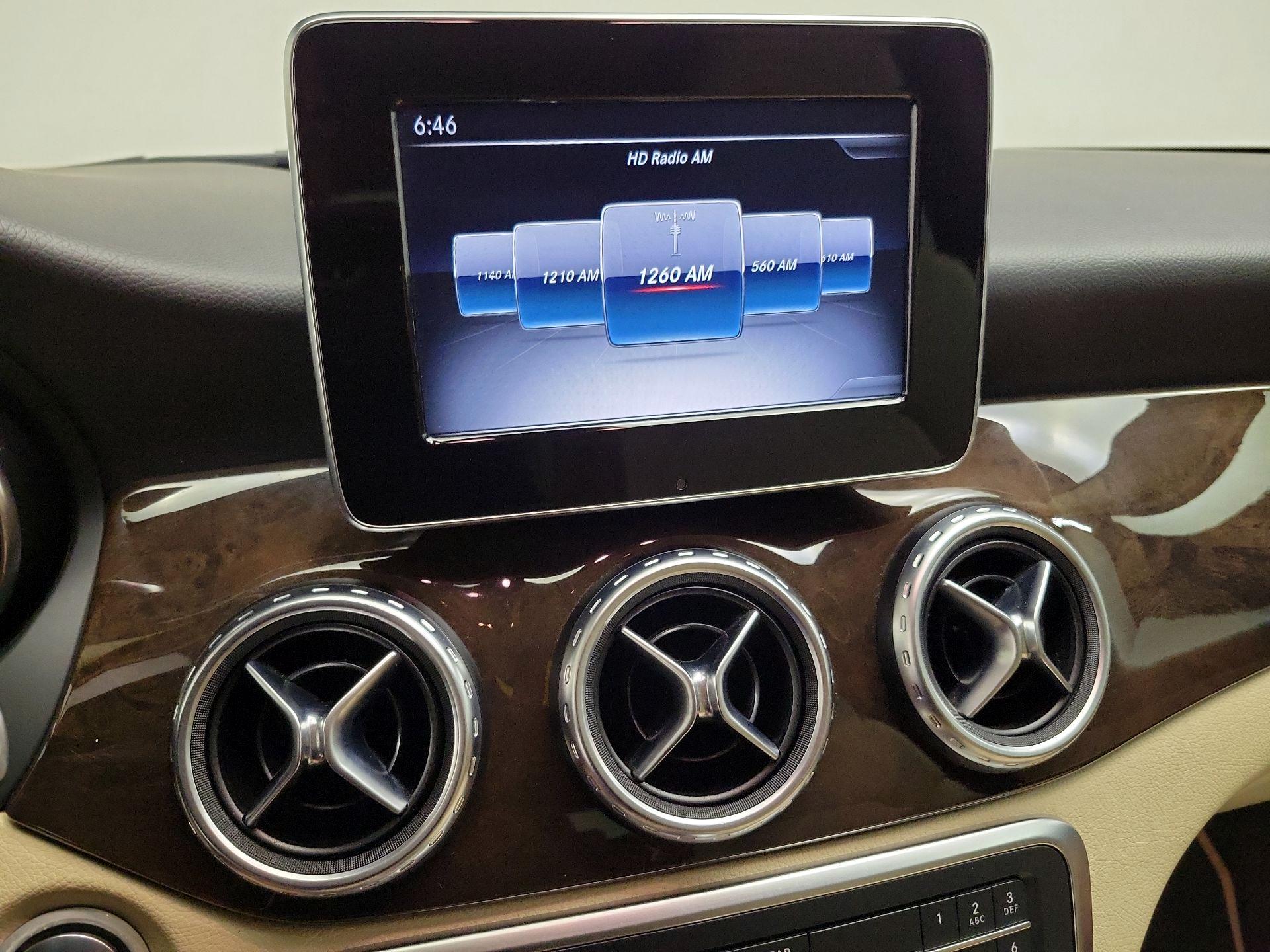 Thumbnail: 2017 Mercedes-Benz GLA - 15