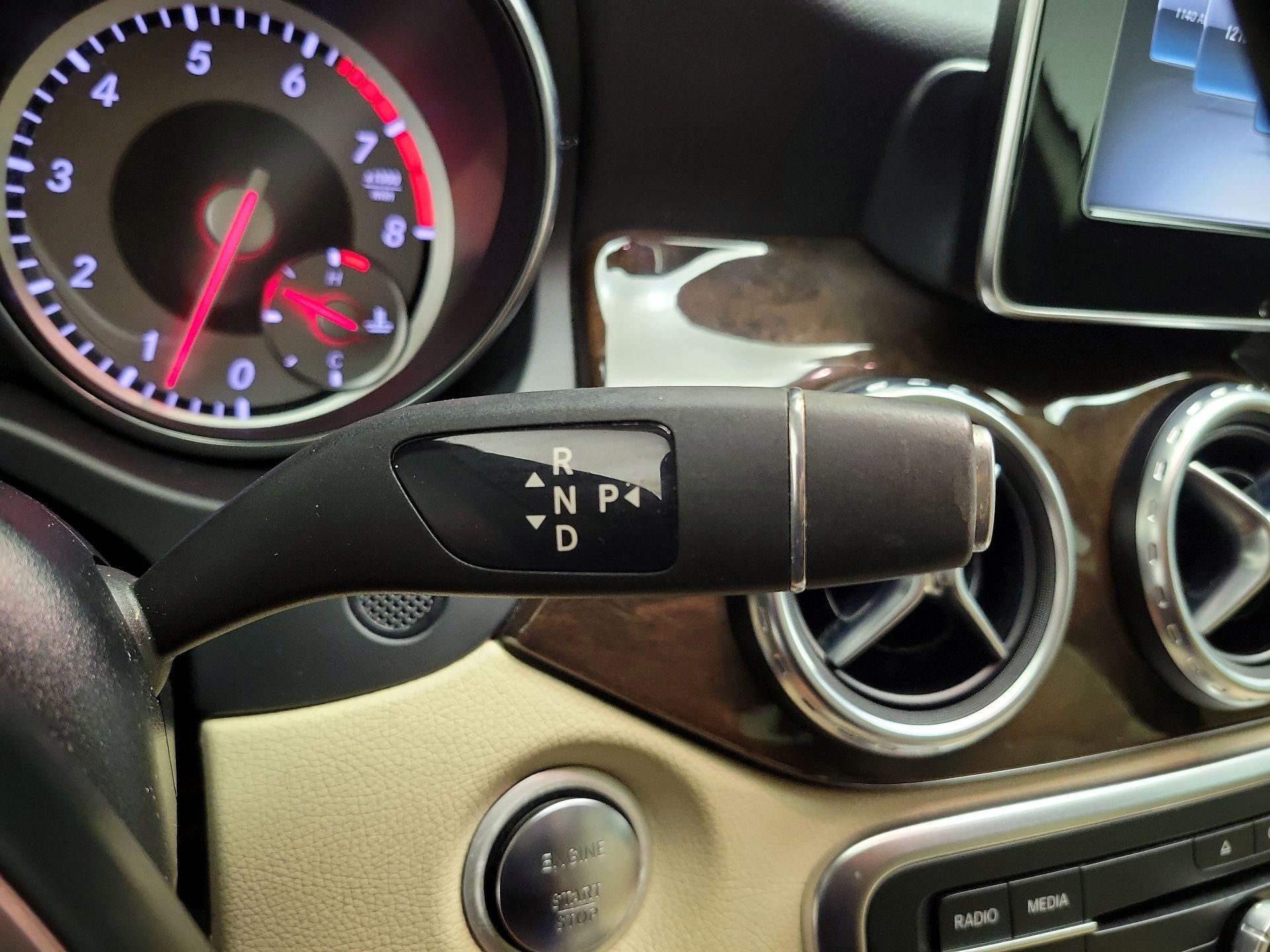 Thumbnail: 2017 Mercedes-Benz GLA - 17