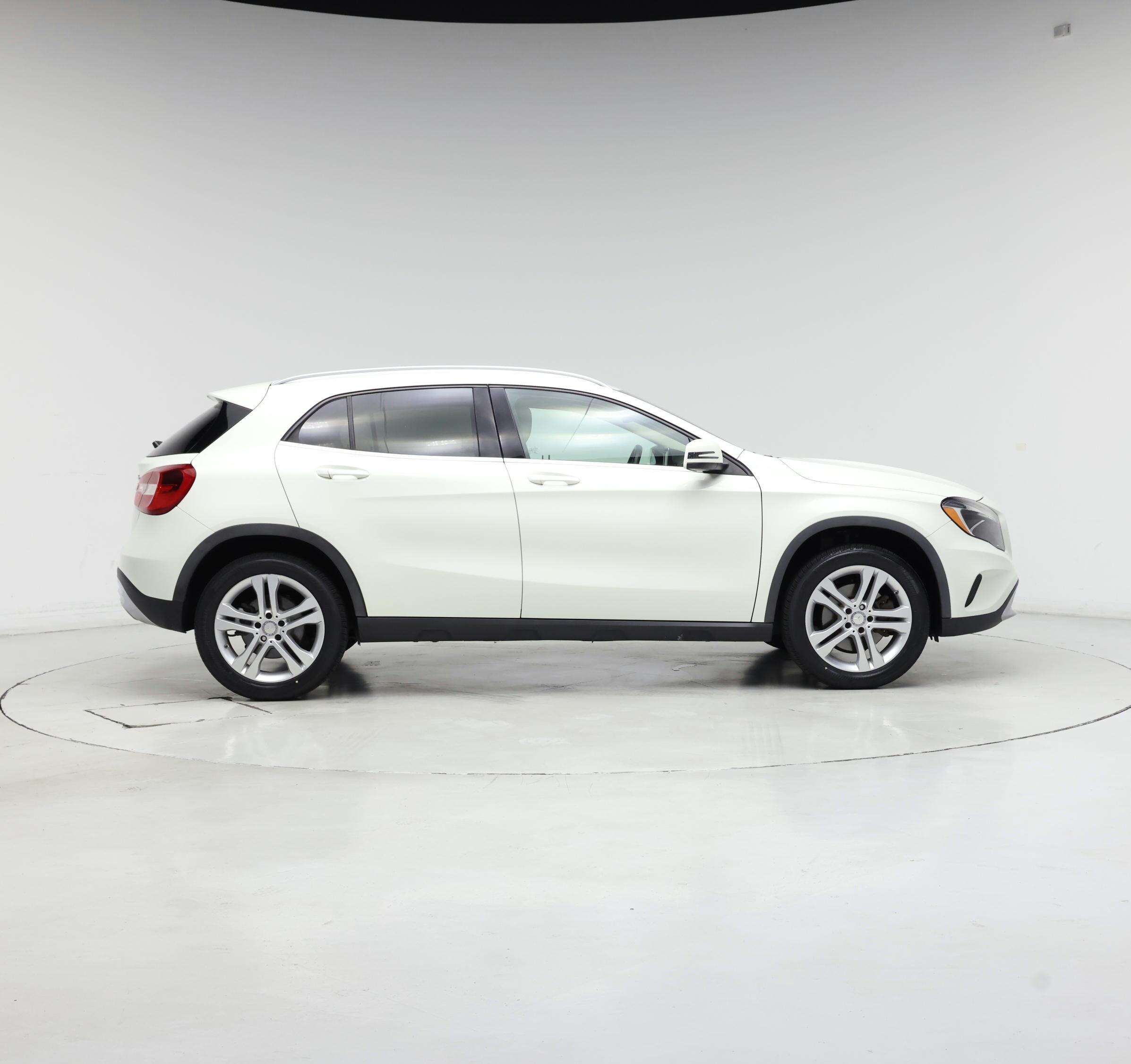 Thumbnail: 2017 Mercedes-Benz GLA - 7