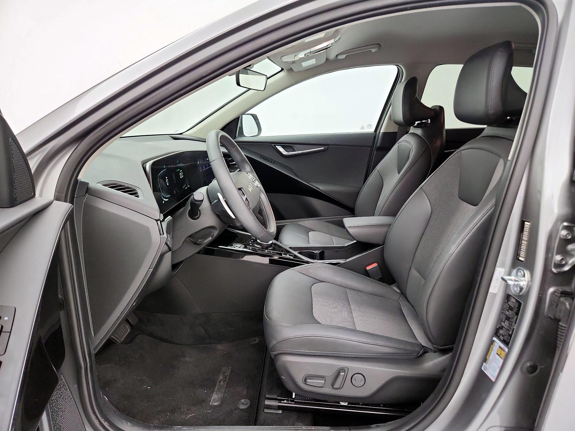 Thumbnail: 2024 Kia Niro - 11