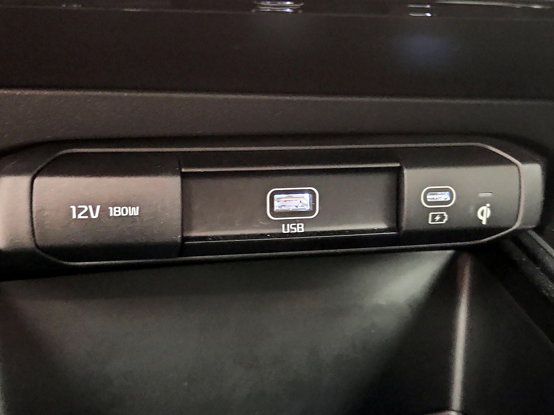 Thumbnail: 2024 Kia Niro - 18