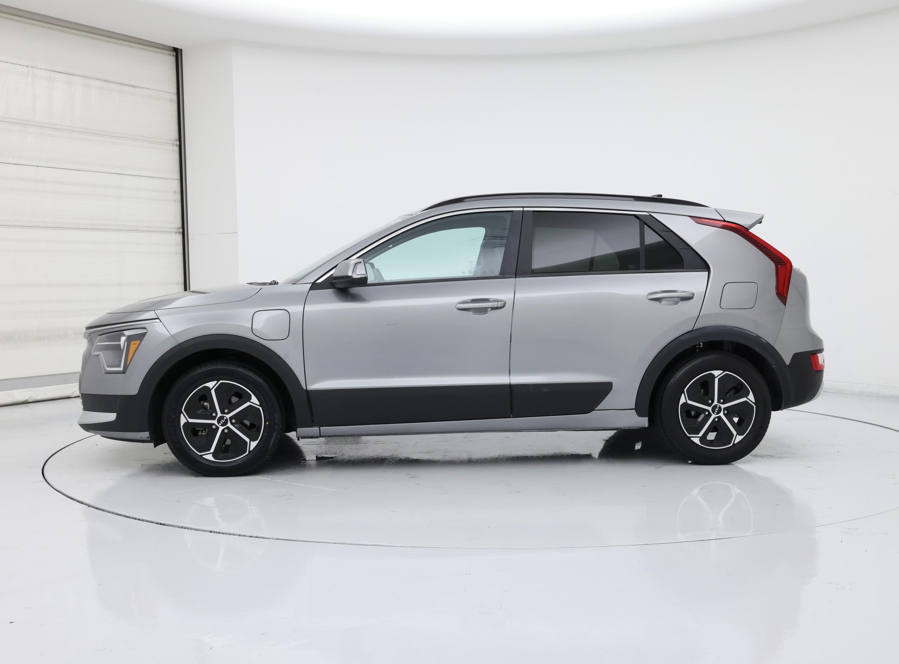 Thumbnail: 2024 Kia Niro - 3