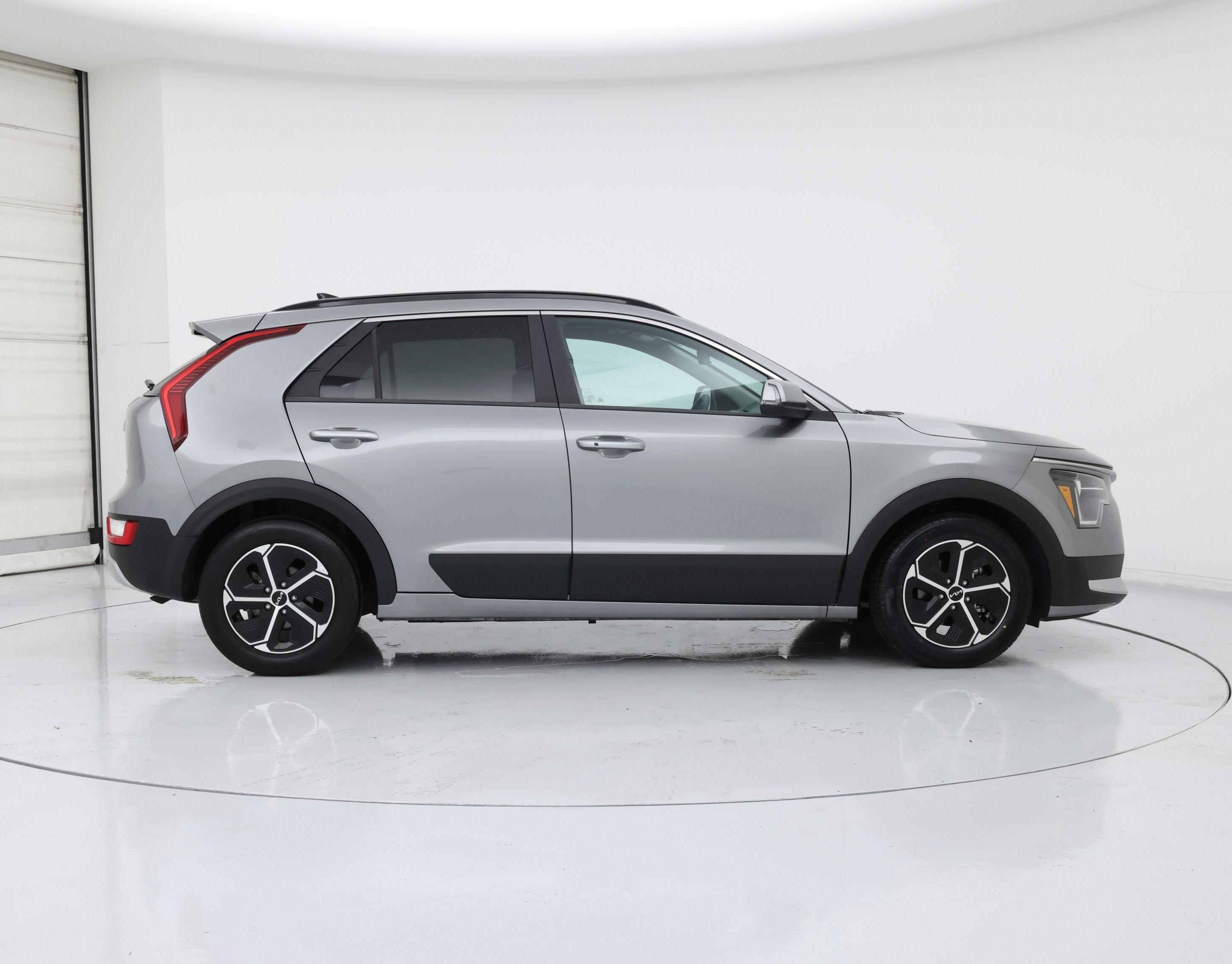 Thumbnail: 2024 Kia Niro - 7