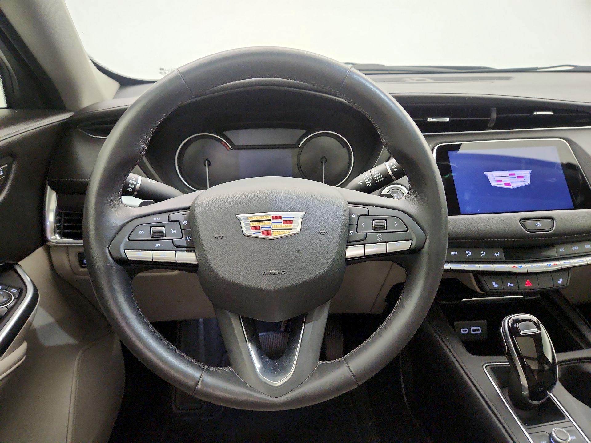 Thumbnail: 2023 Cadillac XT4 - 10